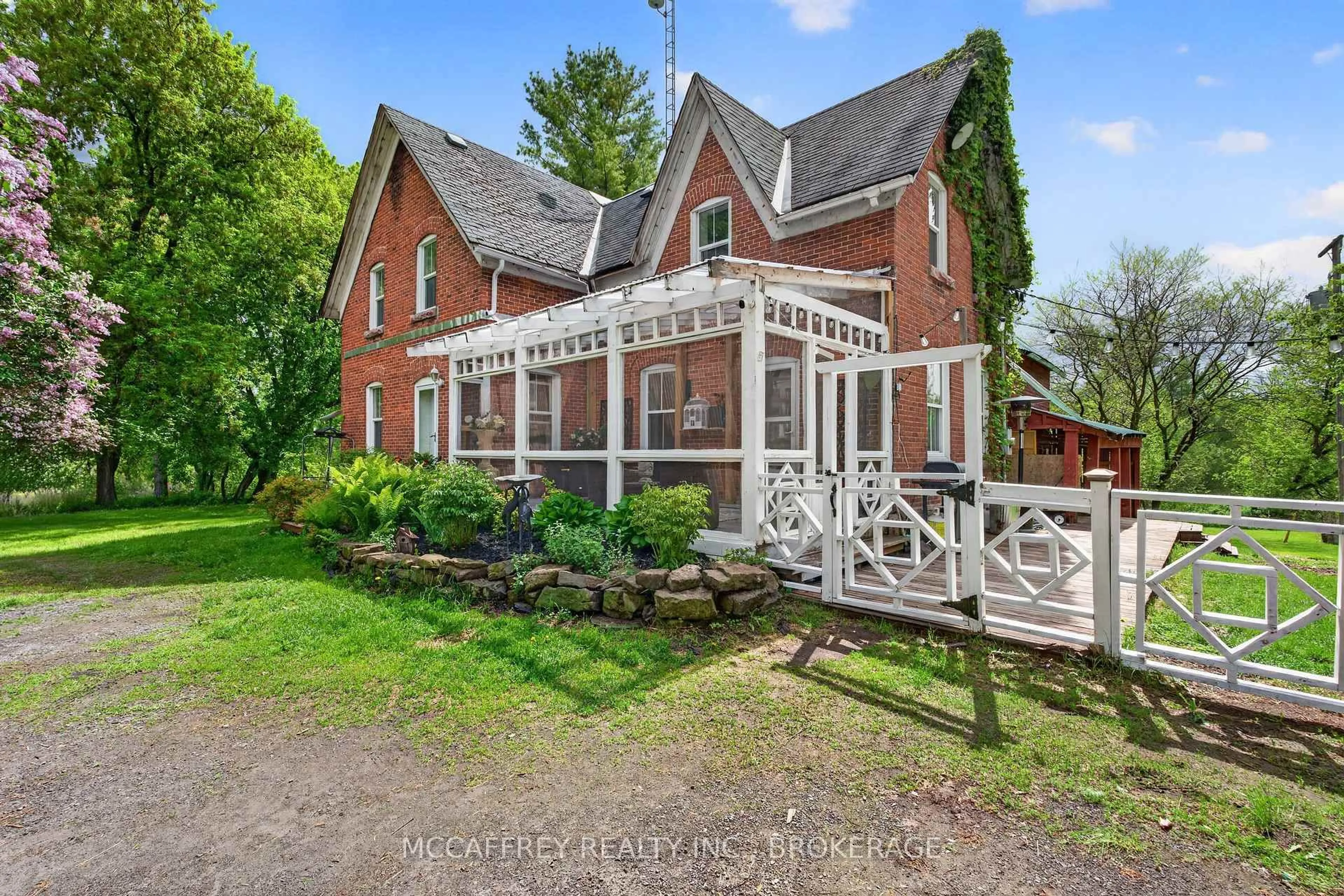 A pic from outside/outdoor area/front of a property/back of a property/a pic from drone, unknown for 1817 Glen Smail Rd, Edwardsburgh/Cardinal Ontario K0E 1T0