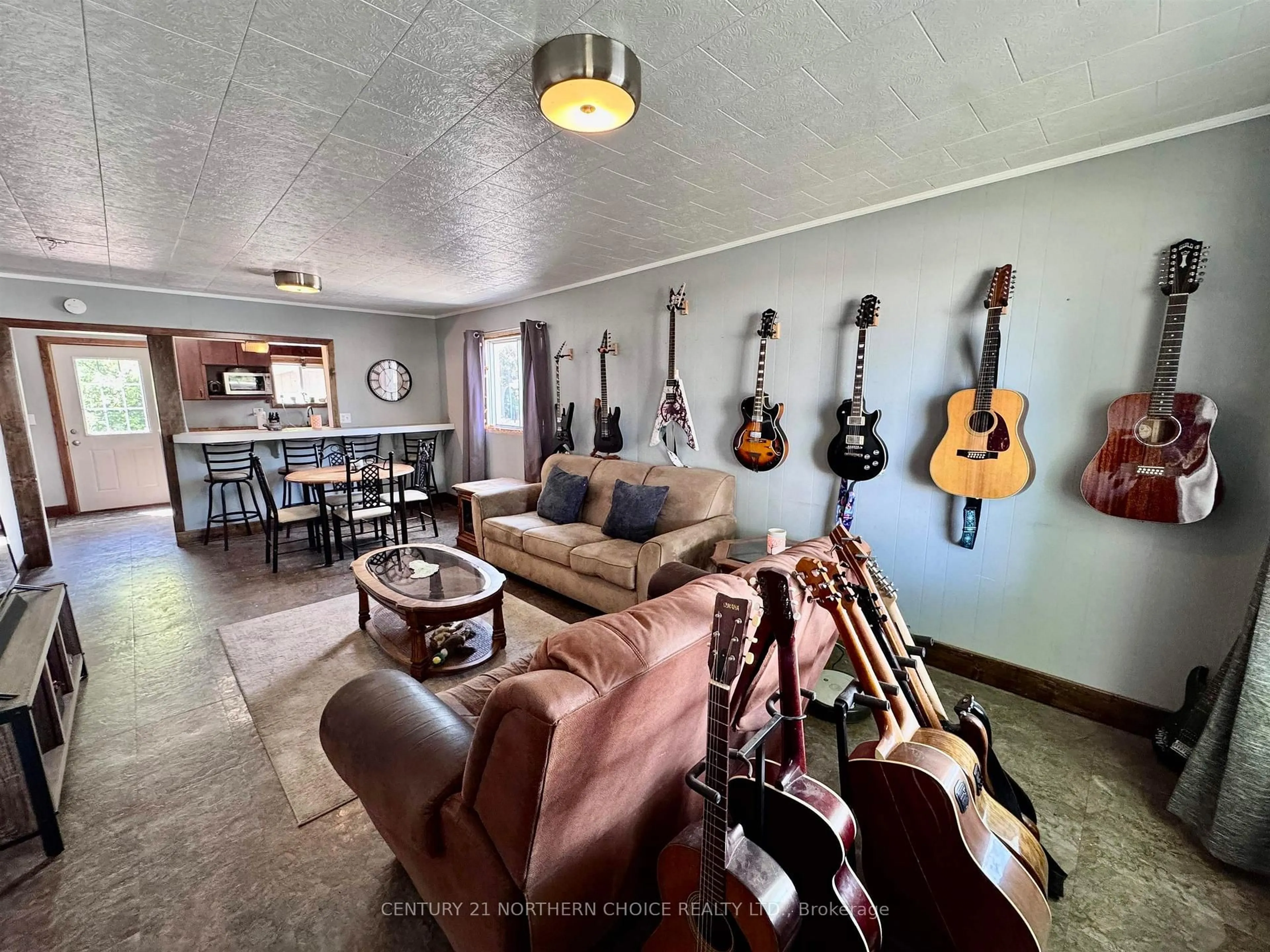 Living room with furniture, unknown for 627 First St, Fort Frances Ontario P9A 1L4