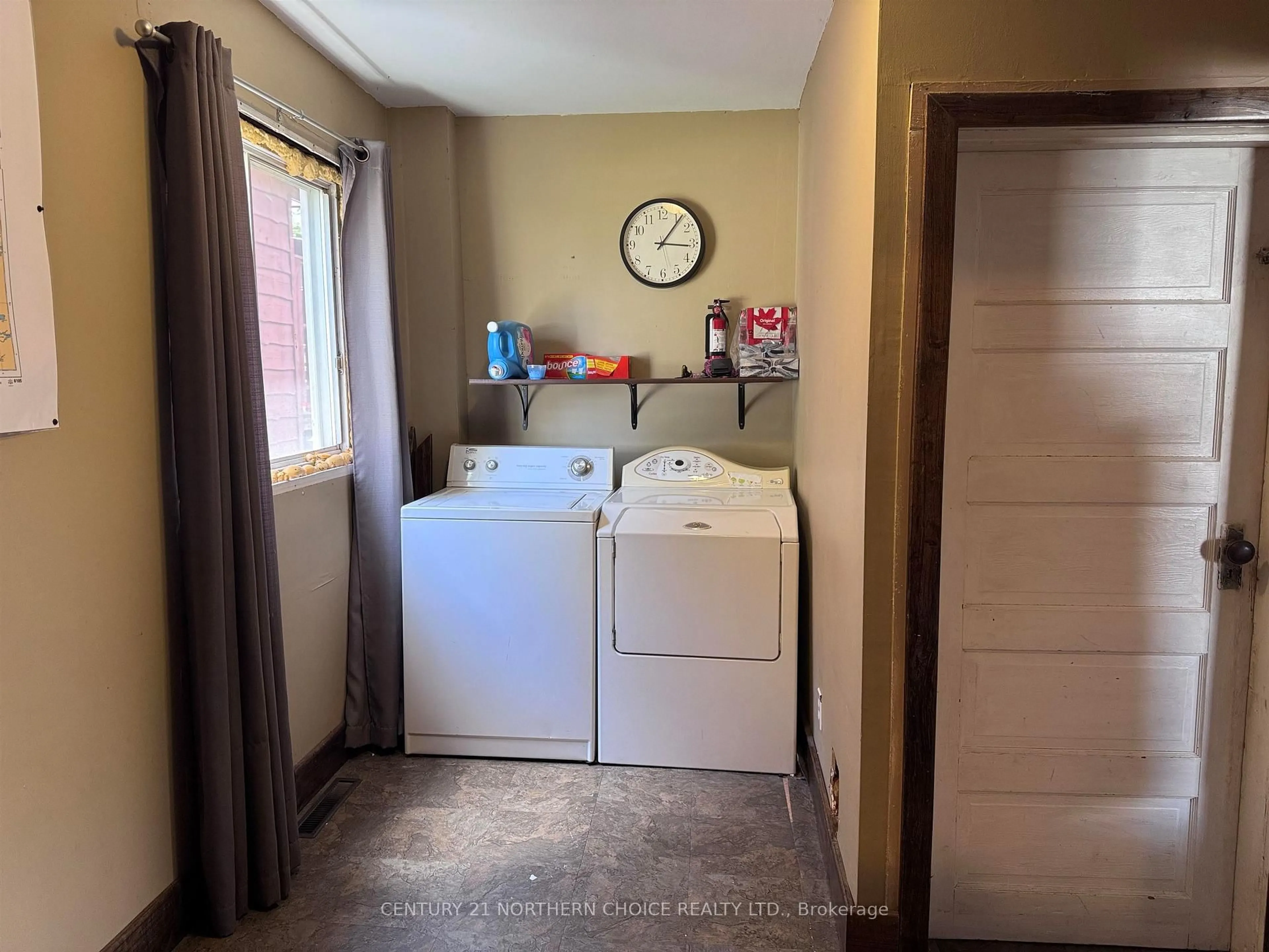Laundry room for 627 First St, Fort Frances Ontario P9A 1L4