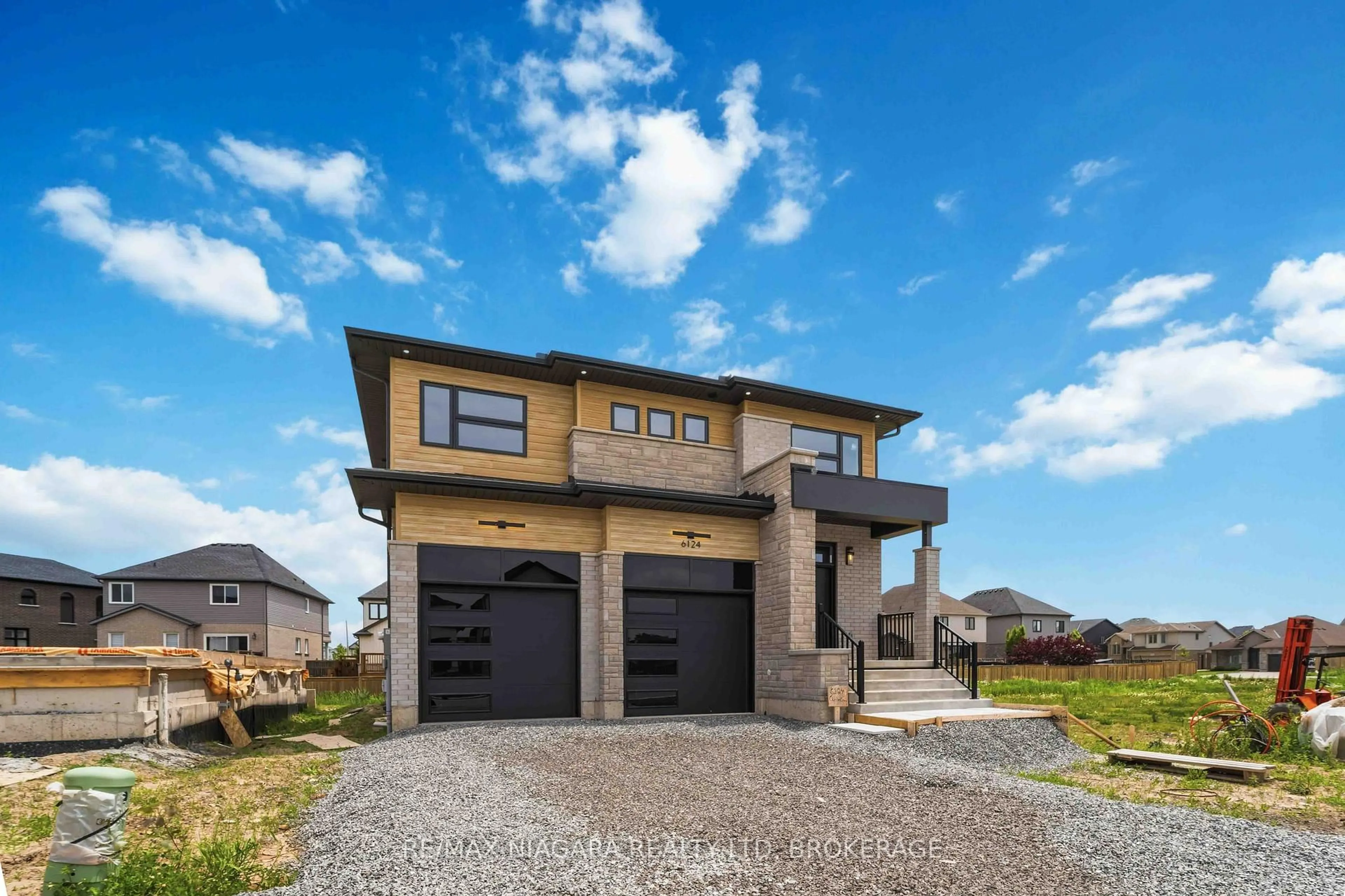Home with brick exterior material, street for 6124 Curlin Cres, Niagara Falls Ontario L2H 3W8
