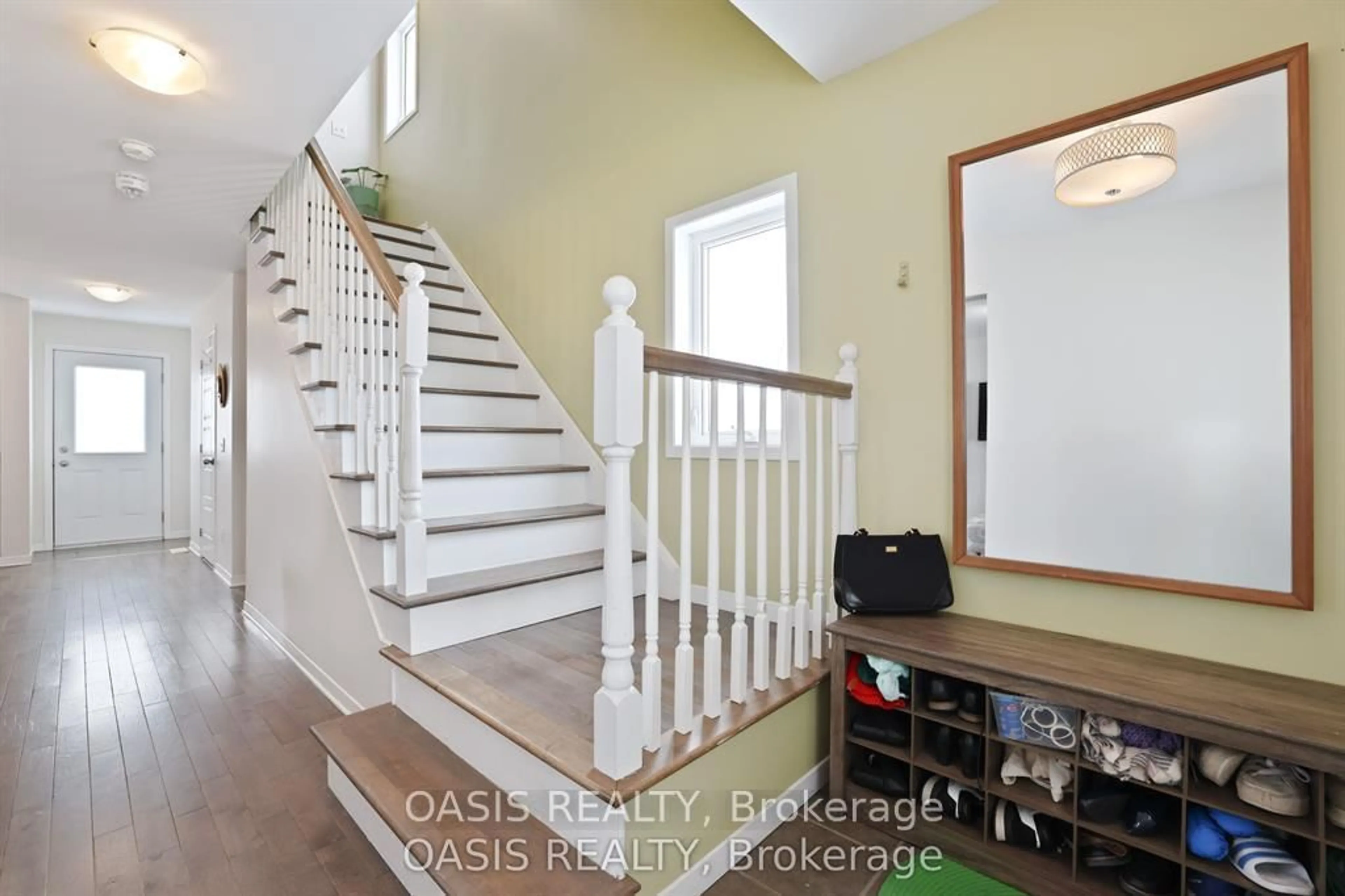 Indoor entryway for 61 Herriott St, Carleton Place Ontario K7C 2A6