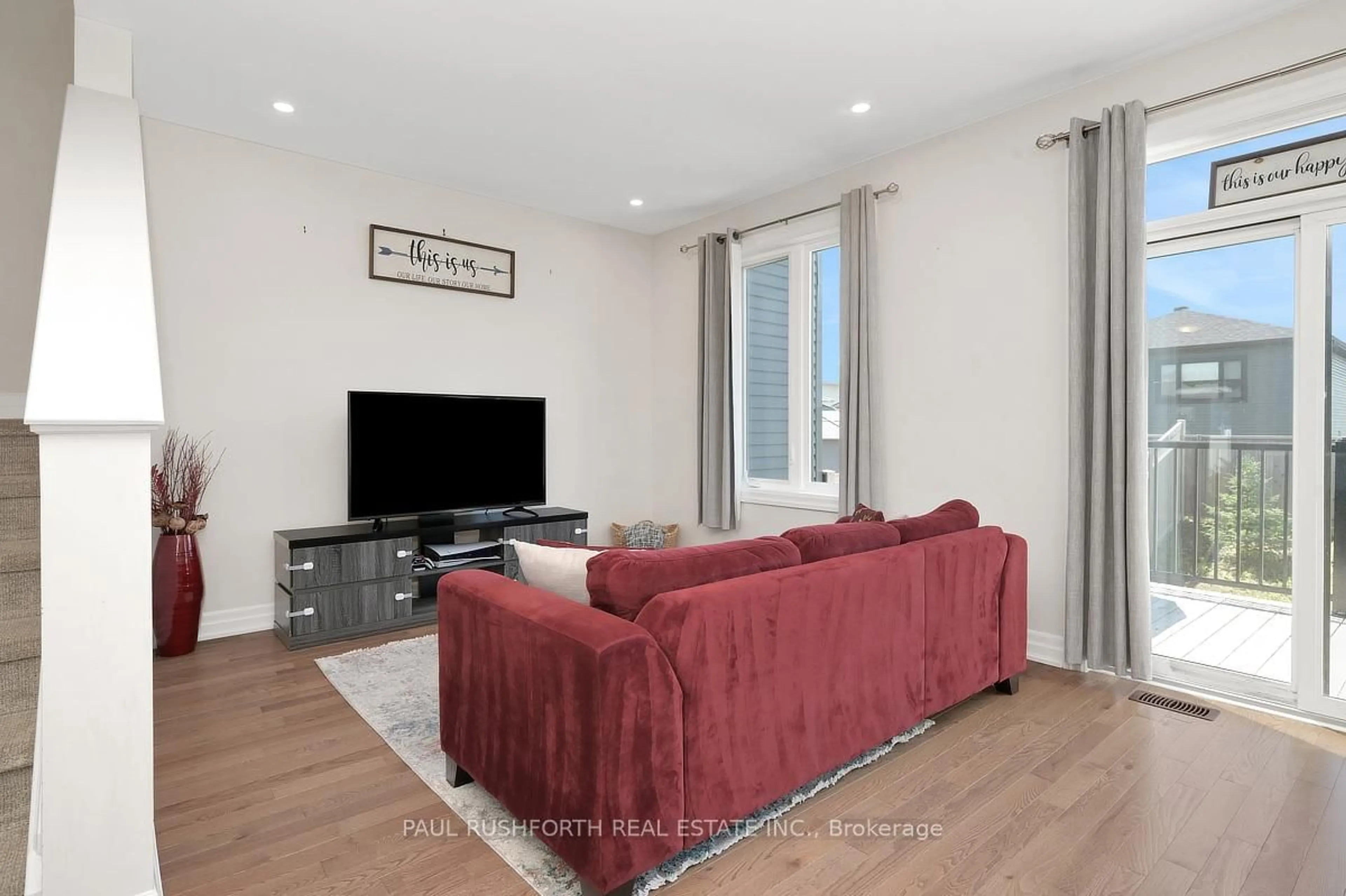 Living room with furniture, unknown for 303 Rue De L Etang Rd, Clarence-Rockland Ontario K4K 0K1