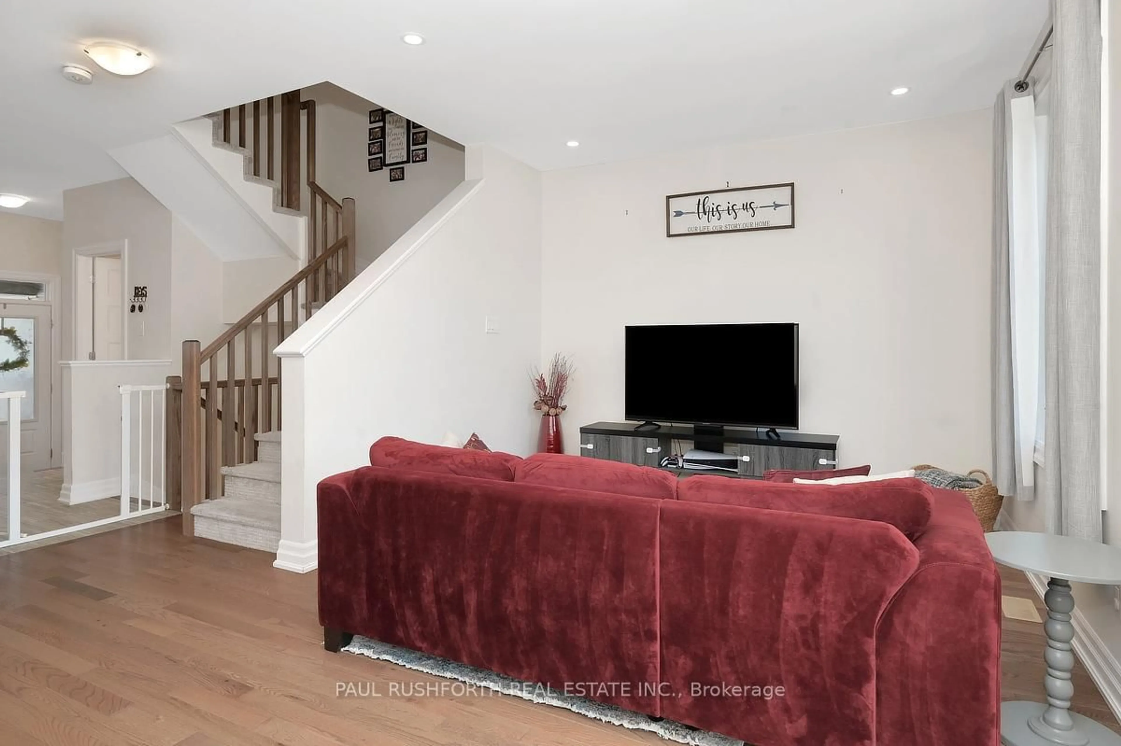 Living room with furniture, unknown for 303 Rue De L Etang Rd, Clarence-Rockland Ontario K4K 0K1
