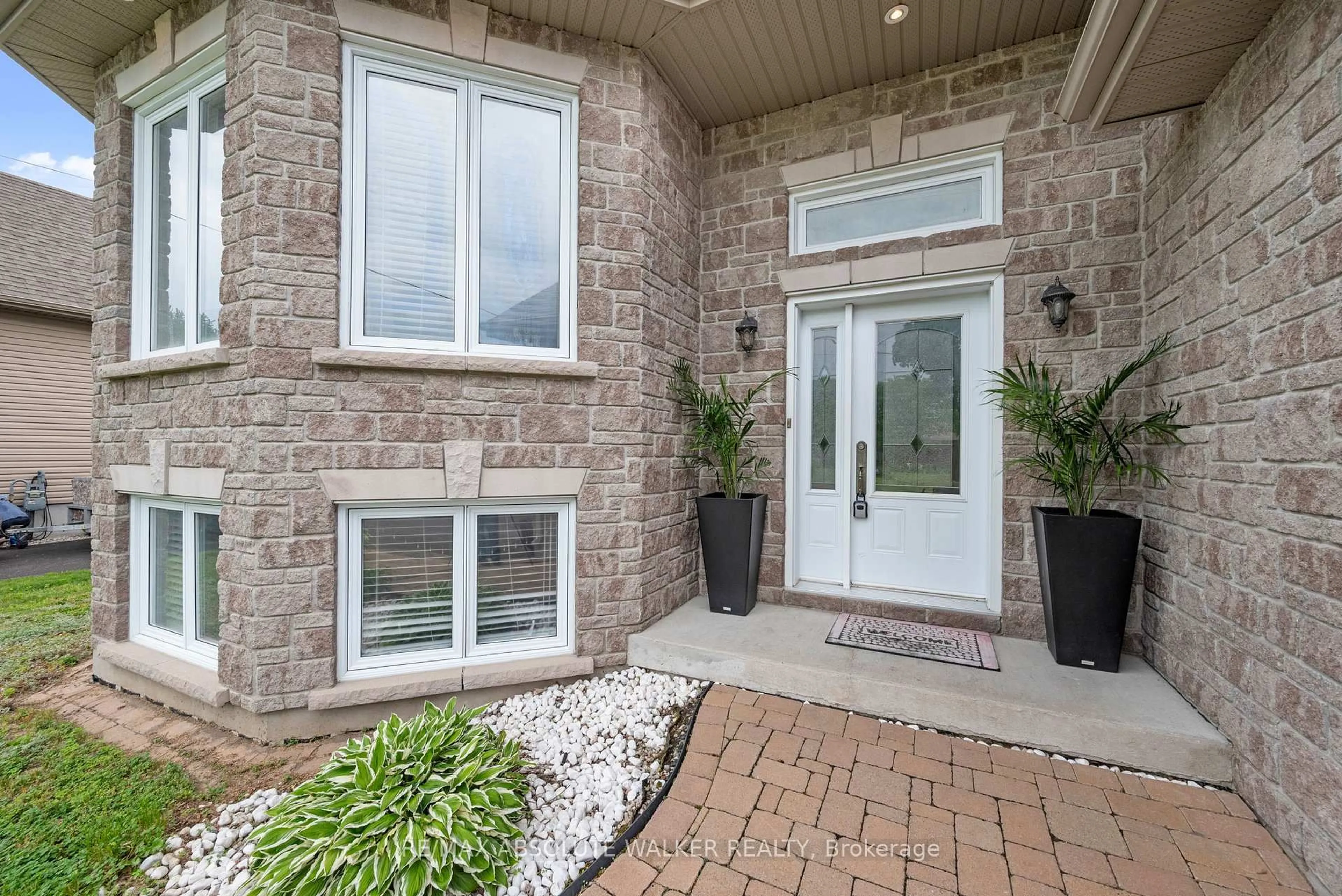 Unknown for 9 Gloss St, North Stormont Ontario K0A 1R0