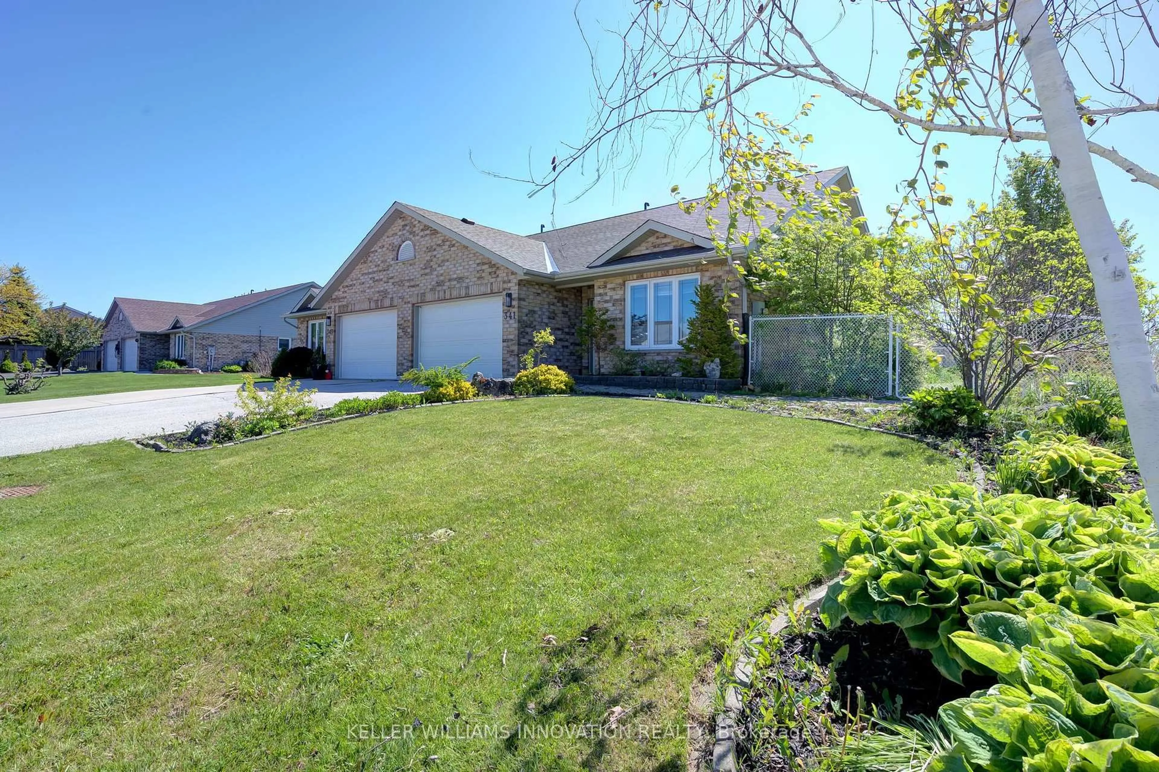 A pic from outside/outdoor area/front of a property/back of a property/a pic from drone, street for 341 Fraser Dr, Kincardine Ontario N2Z 3C3