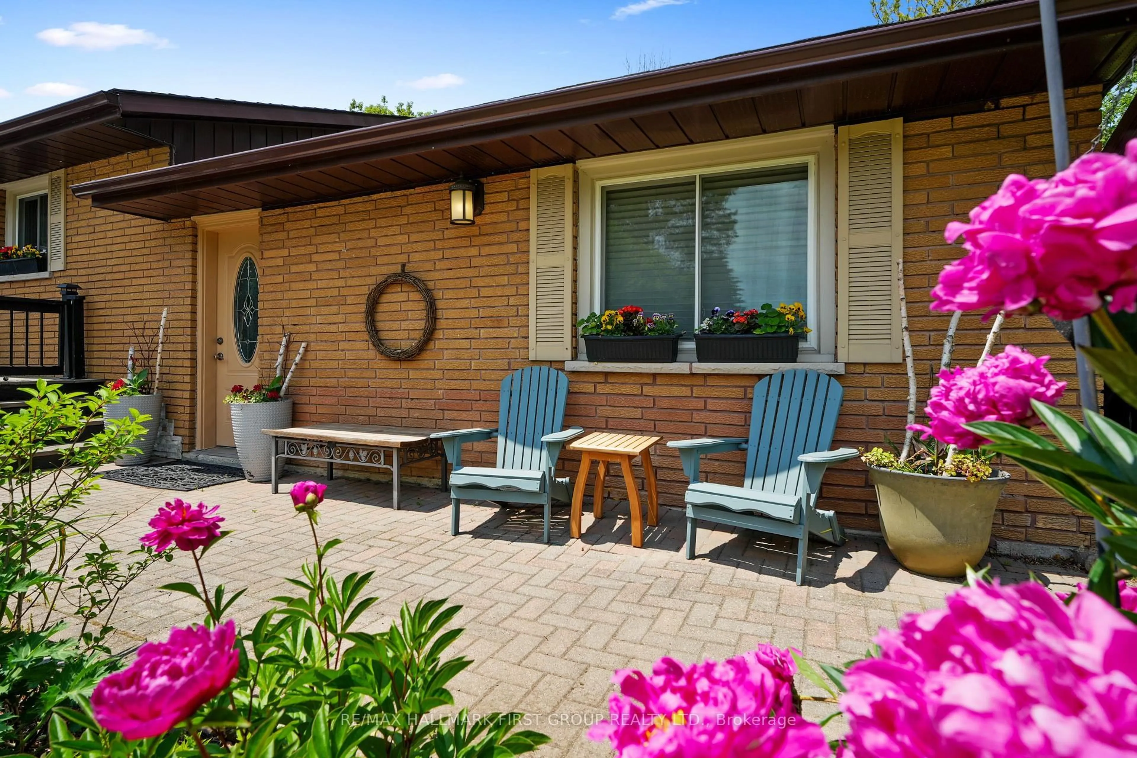 Patio, street for 8310 Smylie Rd, Hamilton Township Ontario K9A 4J7