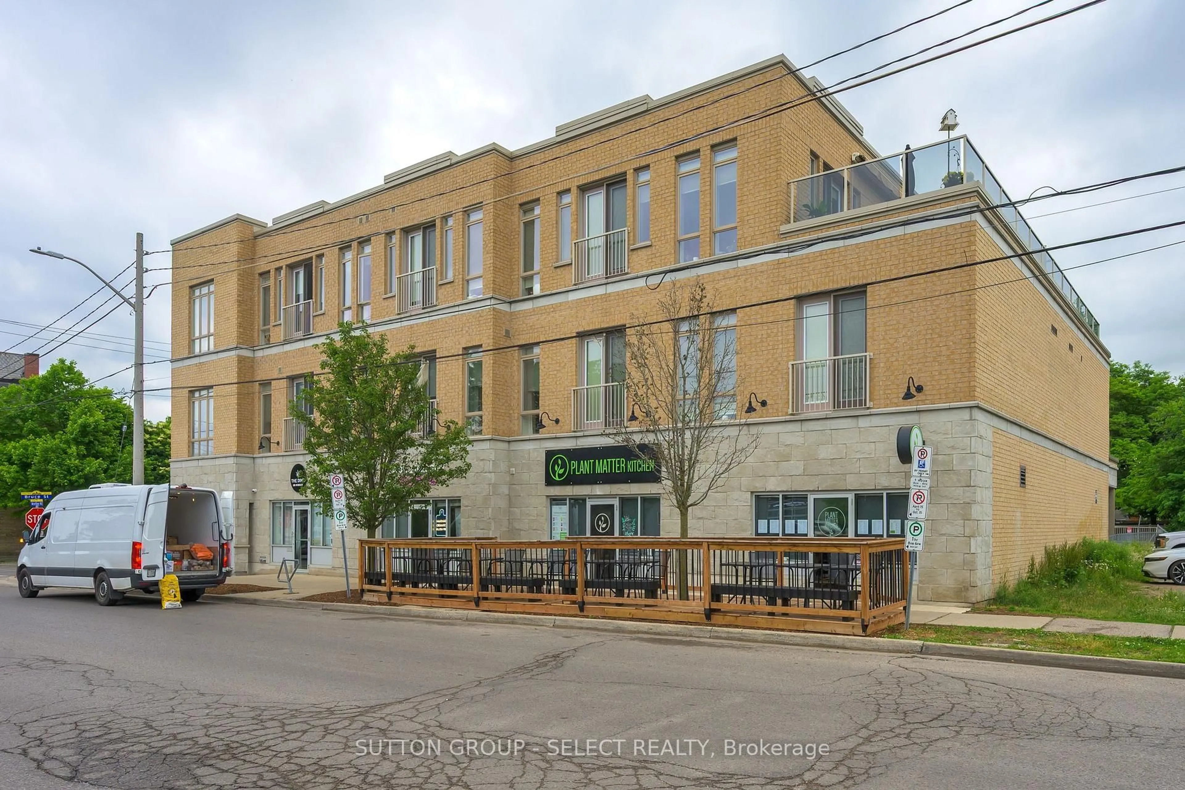 Patio, street for 162 Wortley Rd #305, London South Ontario N6C 3P7