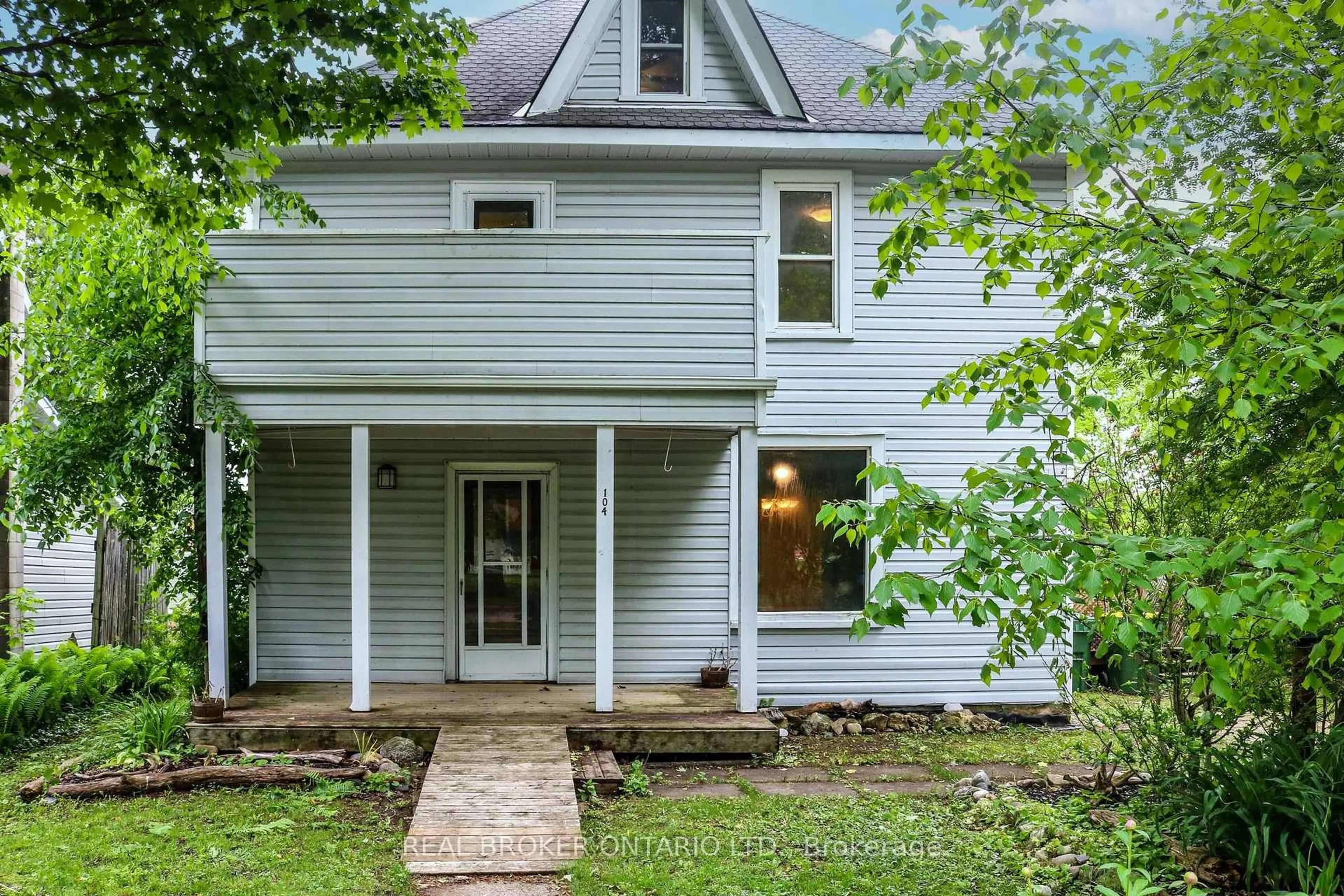 Unknown for 104 Isla St, Grey Highlands Ontario N0C 1H0