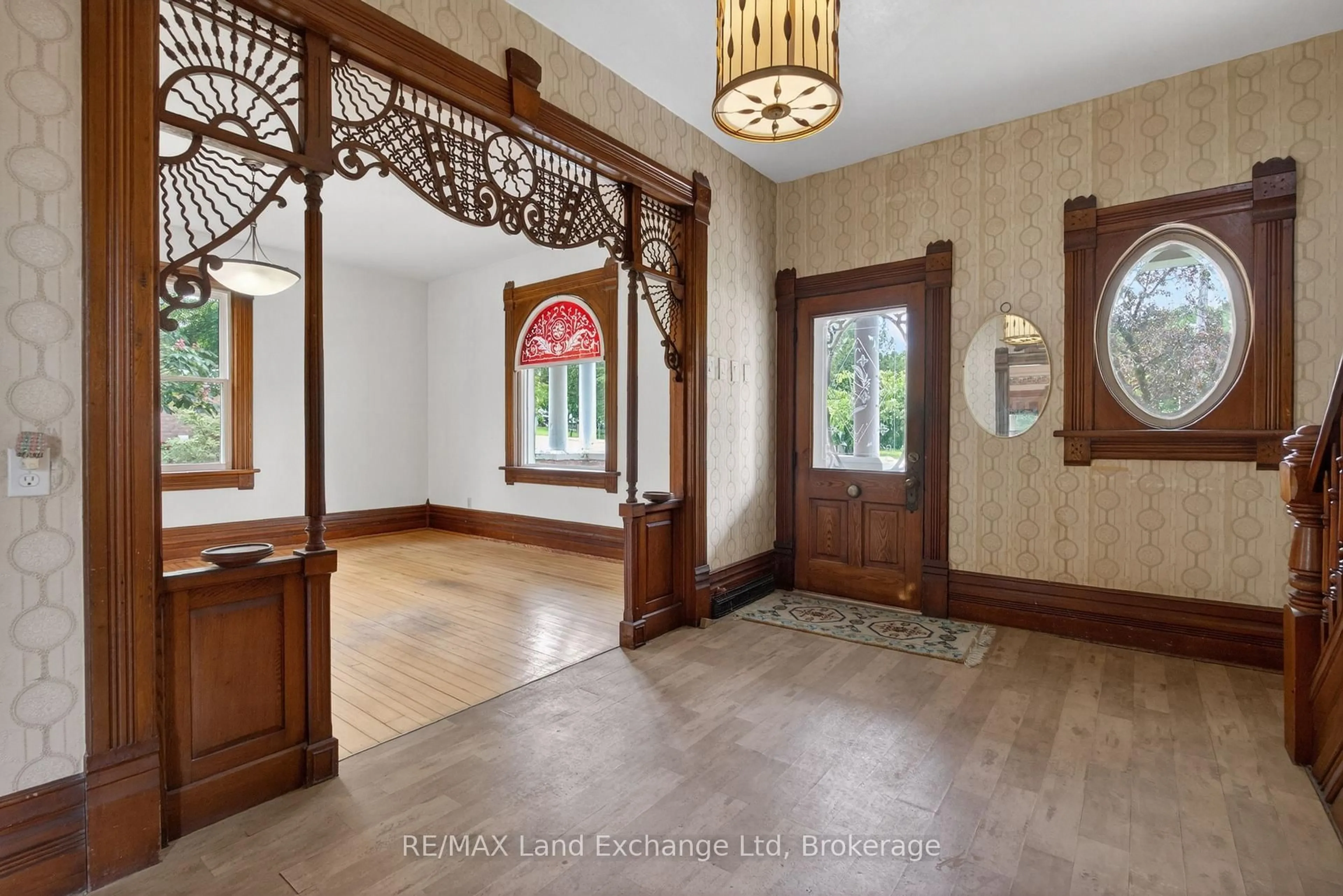 Indoor entryway for 484 Queen St, North Huron Ontario N0M 1H0