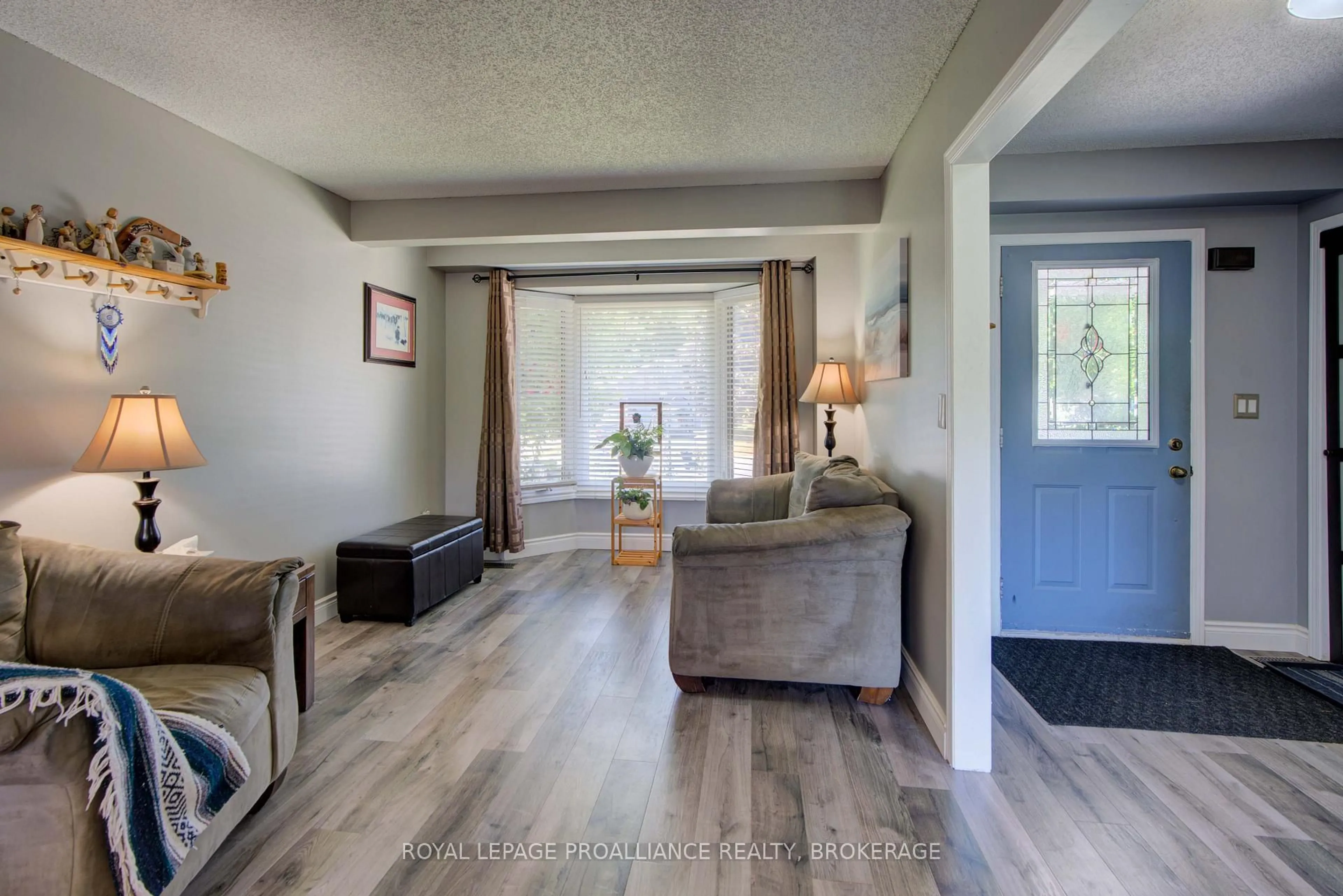 Living room with furniture, unknown for 1078 Lombardy St, Kingston Ontario K7M 8M6