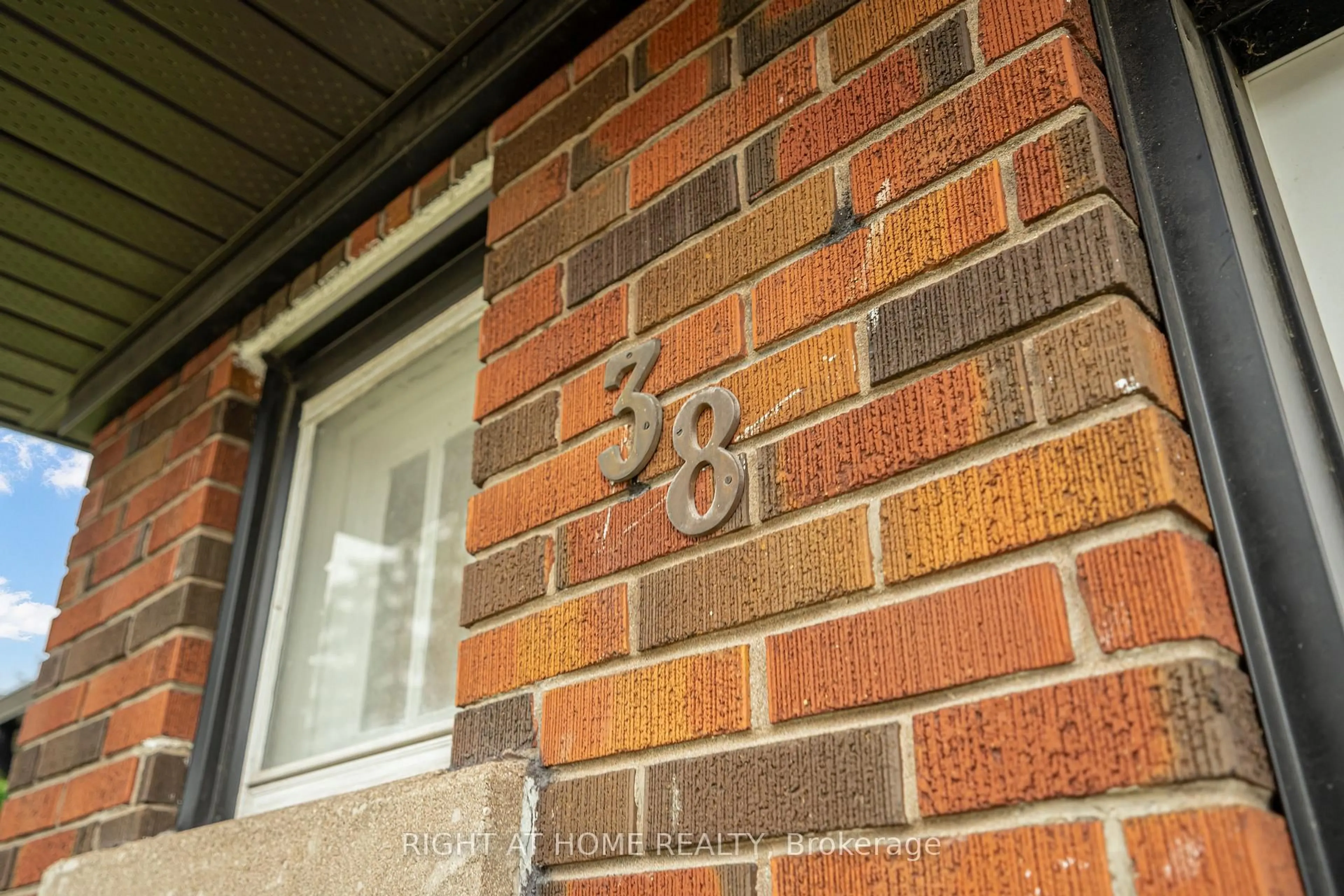 Home with brick exterior material, street for 38 WASHINGTON St, Brant Ontario N3L 2A7
