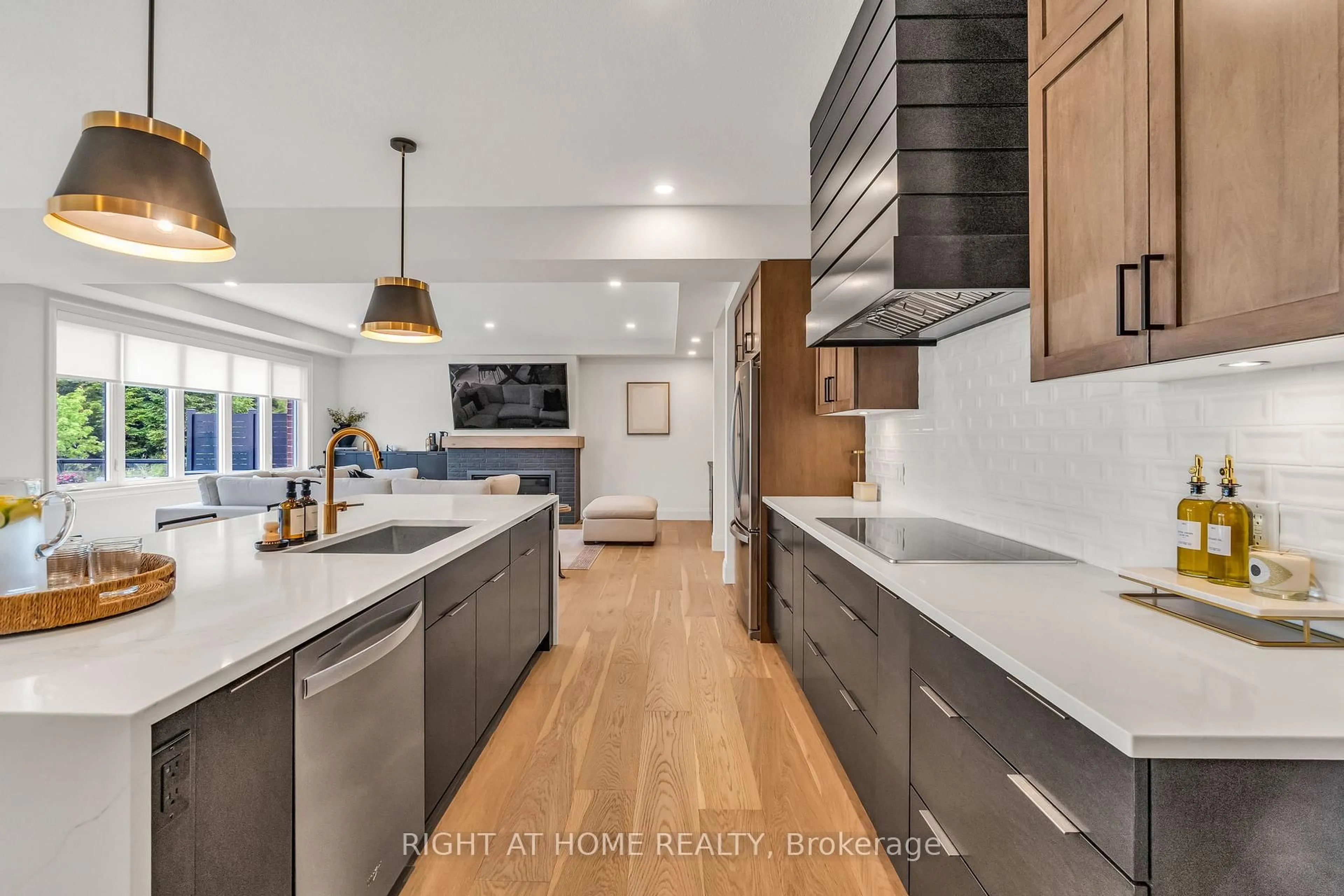 Contemporary kitchen, unknown for 118 HARRISON St, Centre Wellington Ontario N0B 1S0