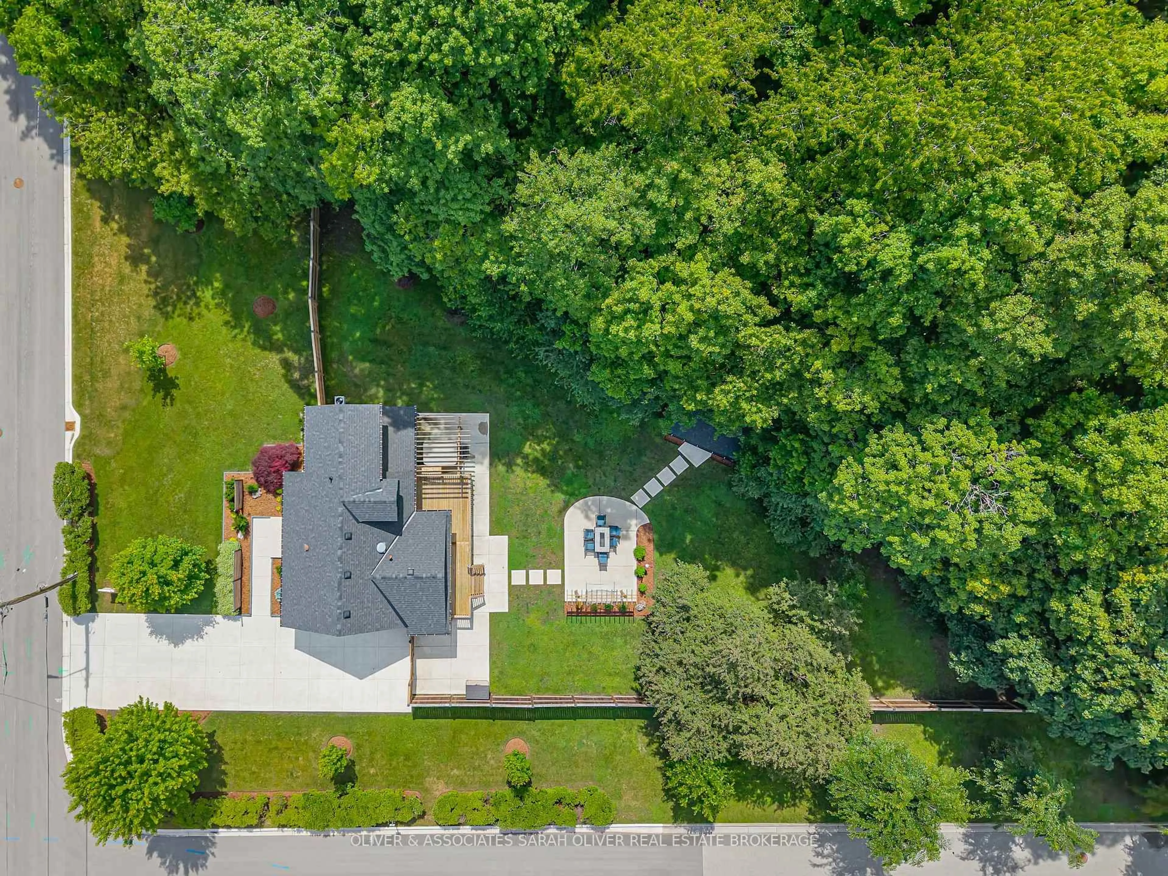 A pic from outside/outdoor area/front of a property/back of a property/a pic from drone, forest/trees view for 167 Paul St, London North Ontario N6H 1L6