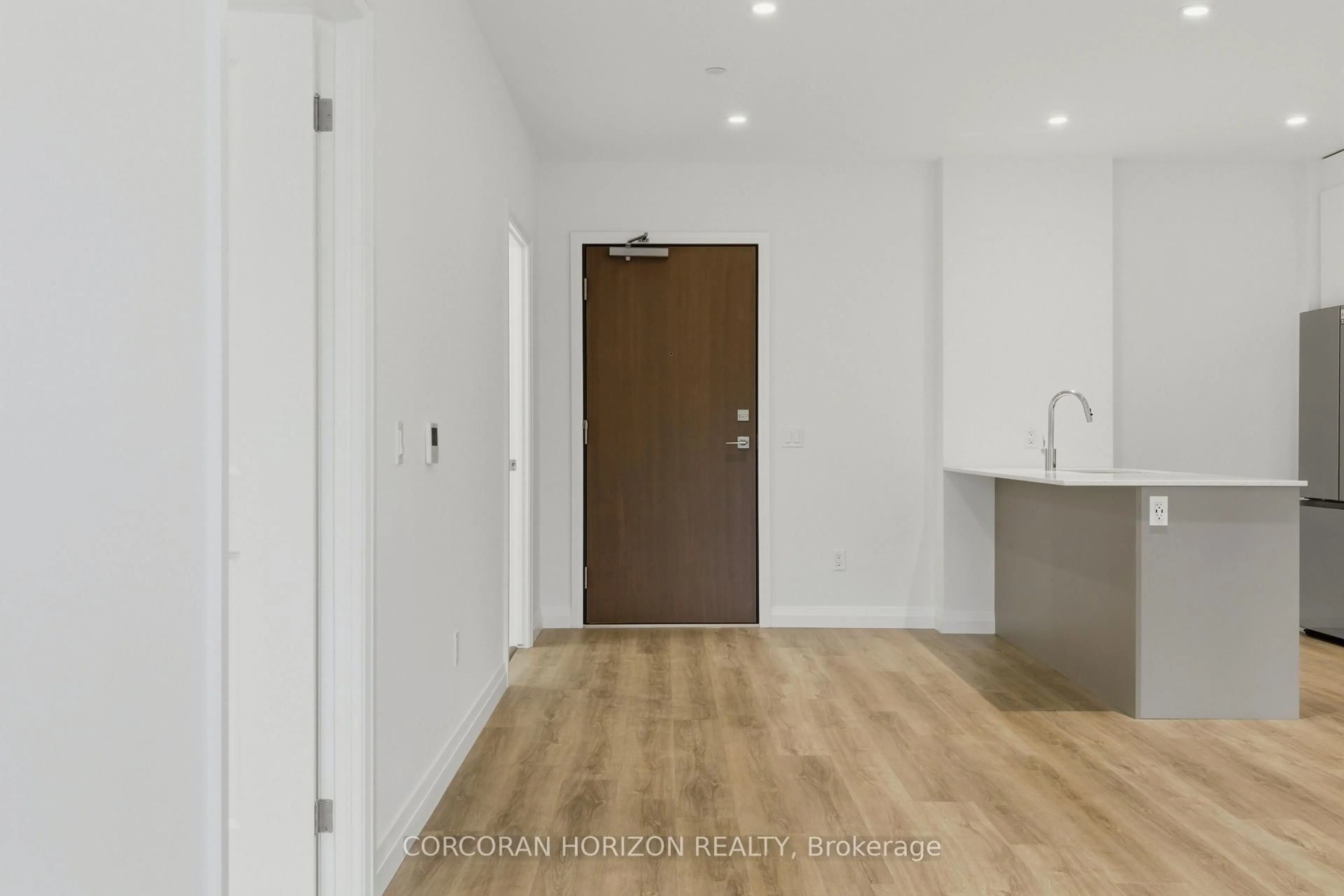 Indoor entryway for 525 New Dundee Rd #525, Kitchener Ontario N2P 0K8
