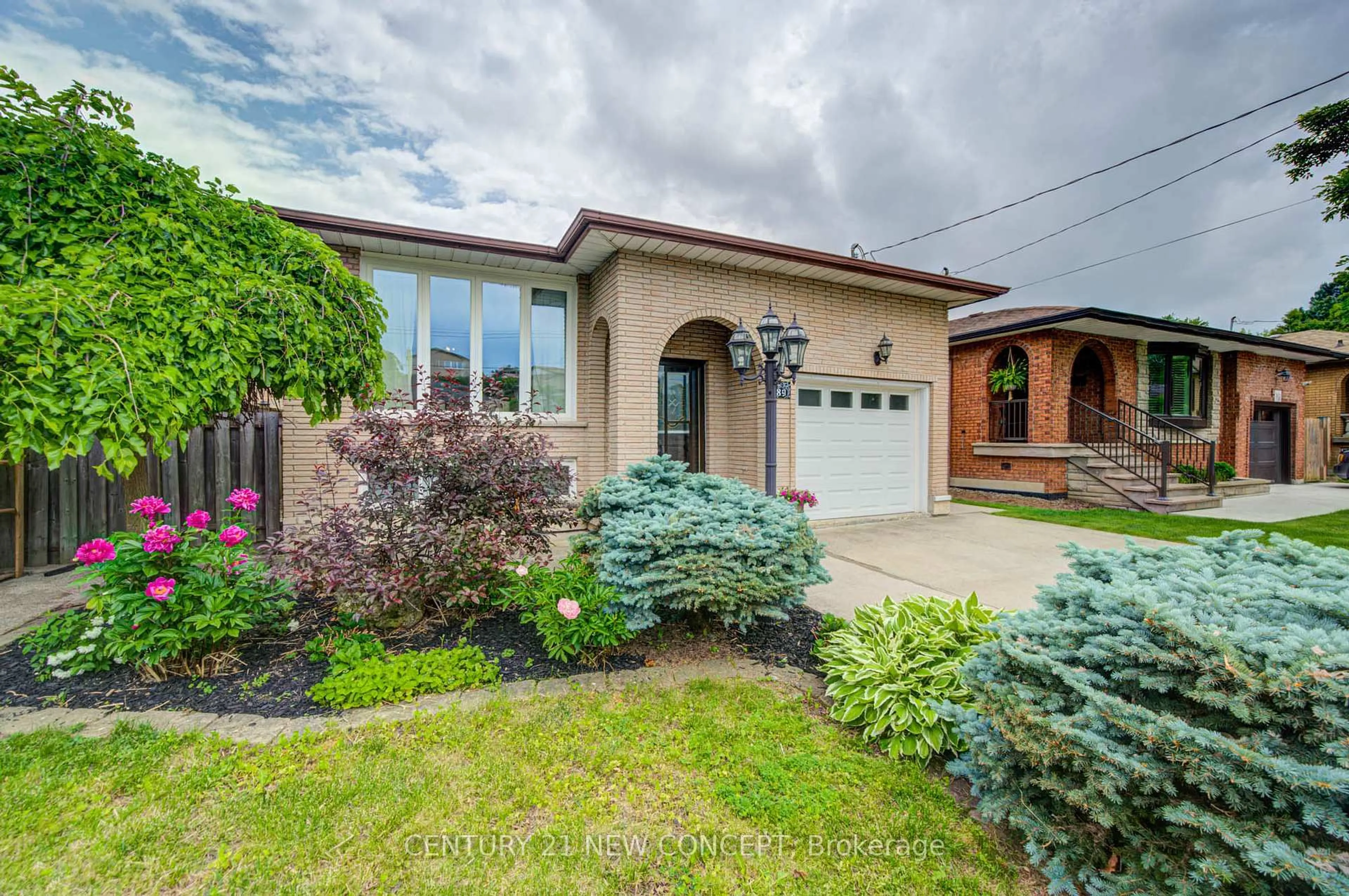 Home with brick exterior material, street for 89 Greencedar Dr #Main, Hamilton Ontario L9C 6W4