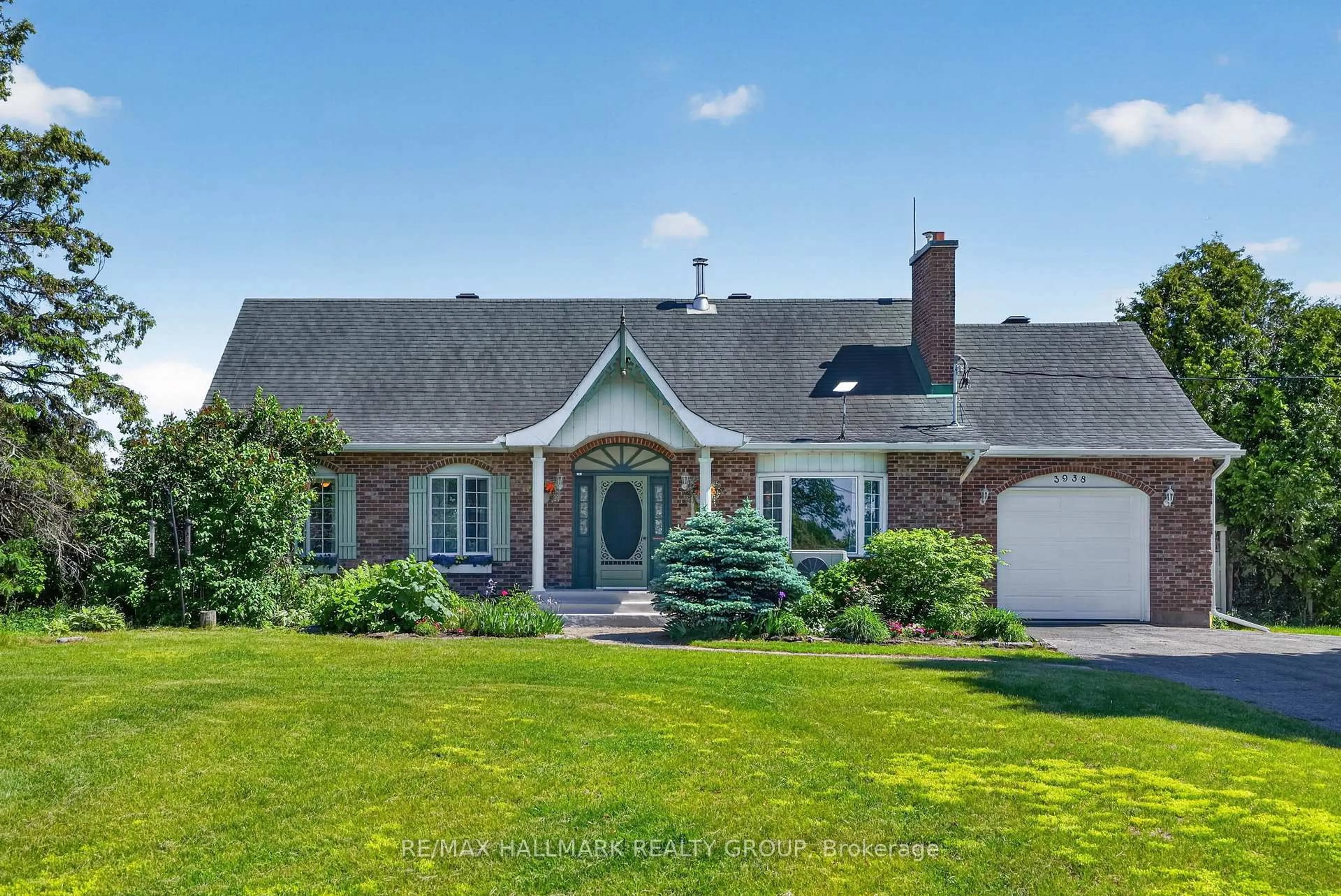 Home with brick exterior material, street for 3938 Larmours Rd, Sarsfield Ontario K0A 3E0