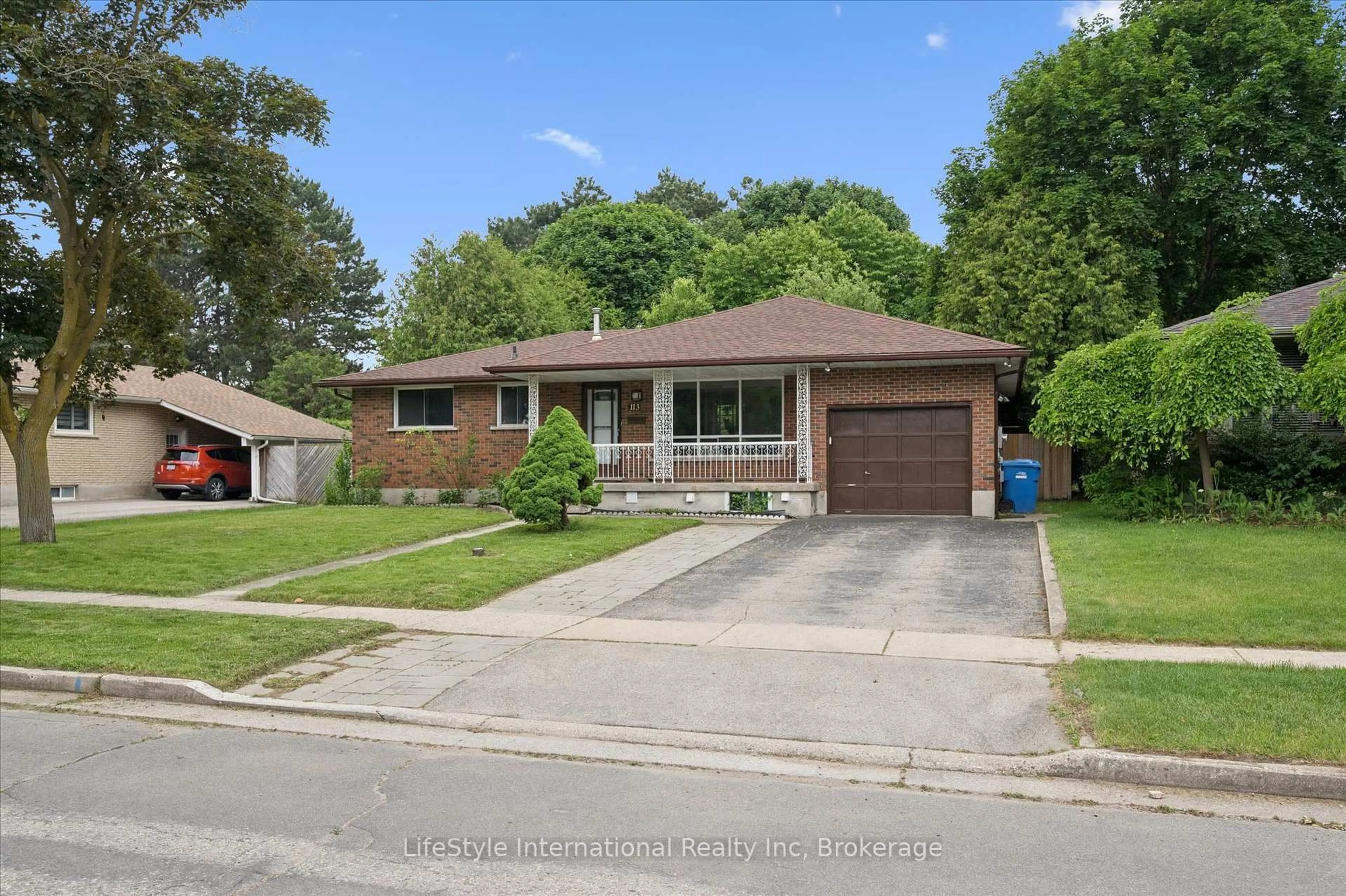 Home with brick exterior material, street for 113 Applewood Cres, Guelph Ontario N1H 6B3