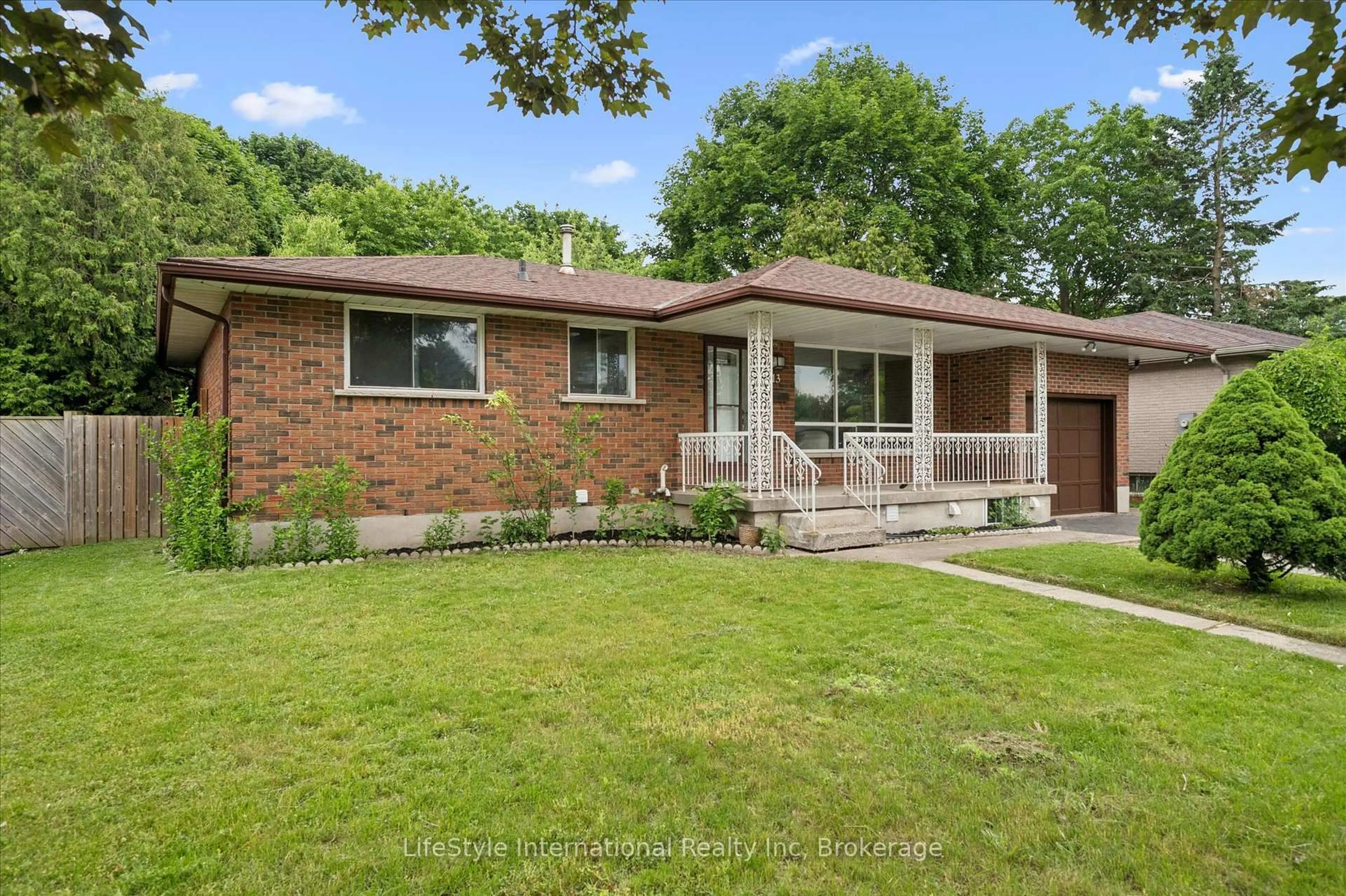 Home with brick exterior material, street for 113 Applewood Cres, Guelph Ontario N1H 6B3