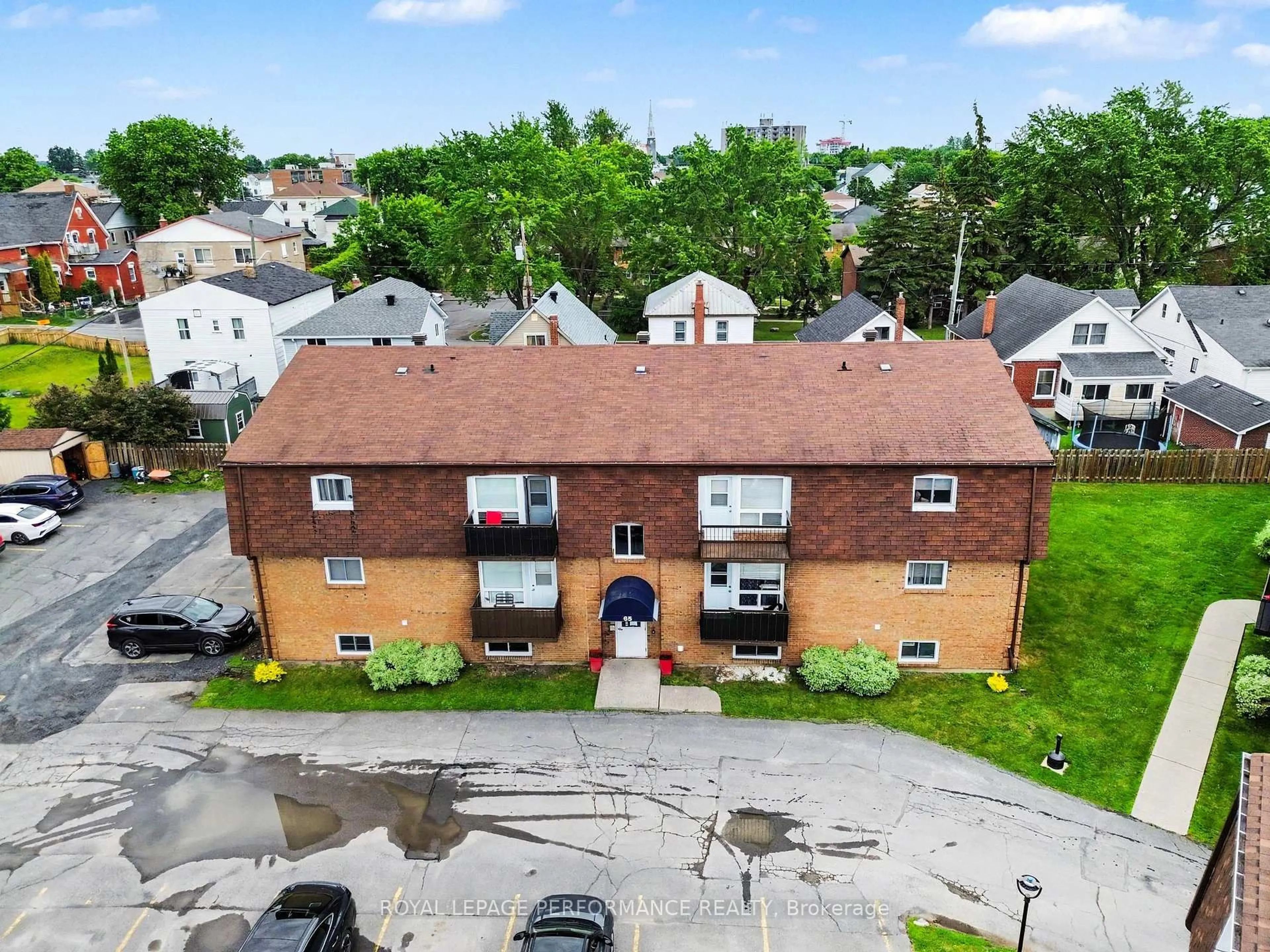 A pic from outside/outdoor area/front of a property/back of a property/a pic from drone, unknown for 65 Race St #7, Cornwall Ontario K6H 1G7