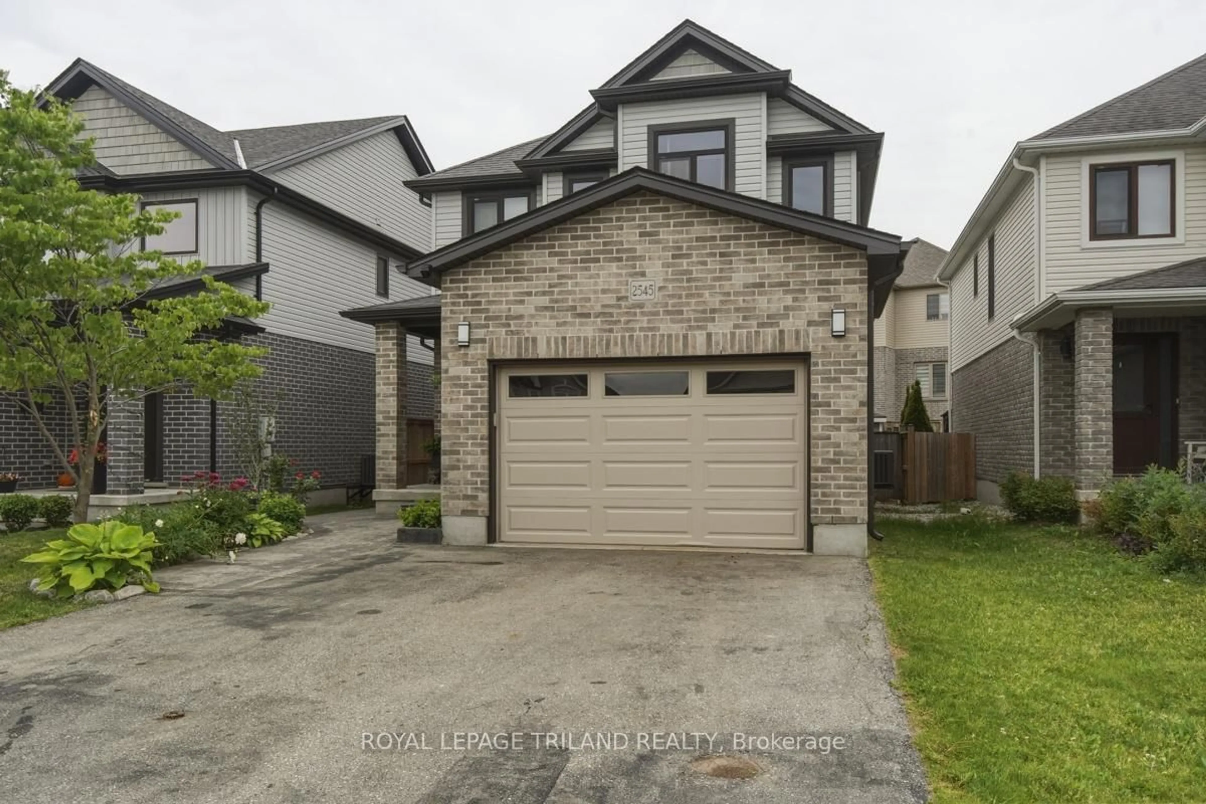 Unknown for 2545 Asima Dr, London South Ontario N6M 0B4