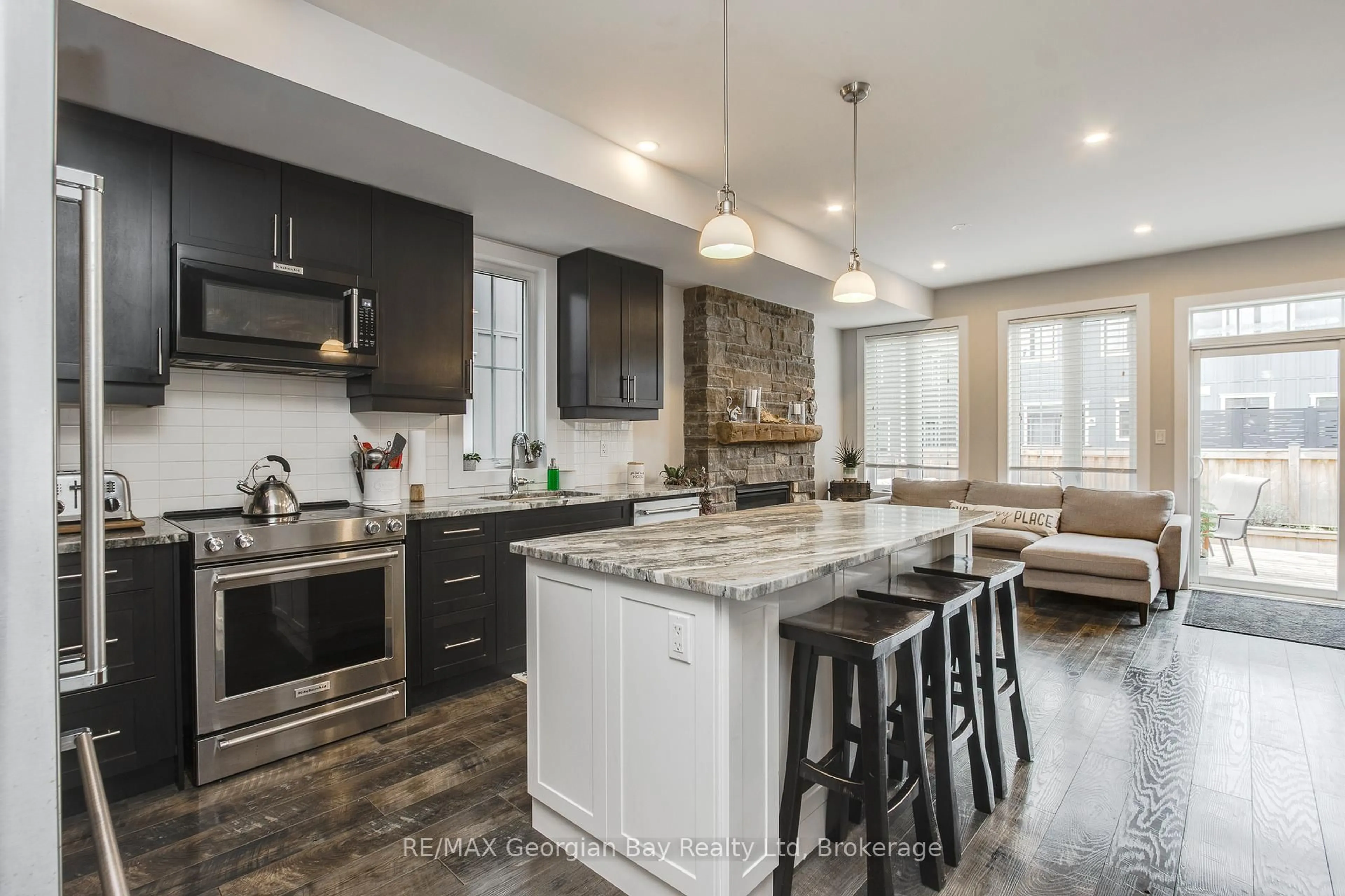 Open concept kitchen, ceramic/tile floor for 329 Yellow Birch Cres, Blue Mountains Ontario L9Y 0Y5