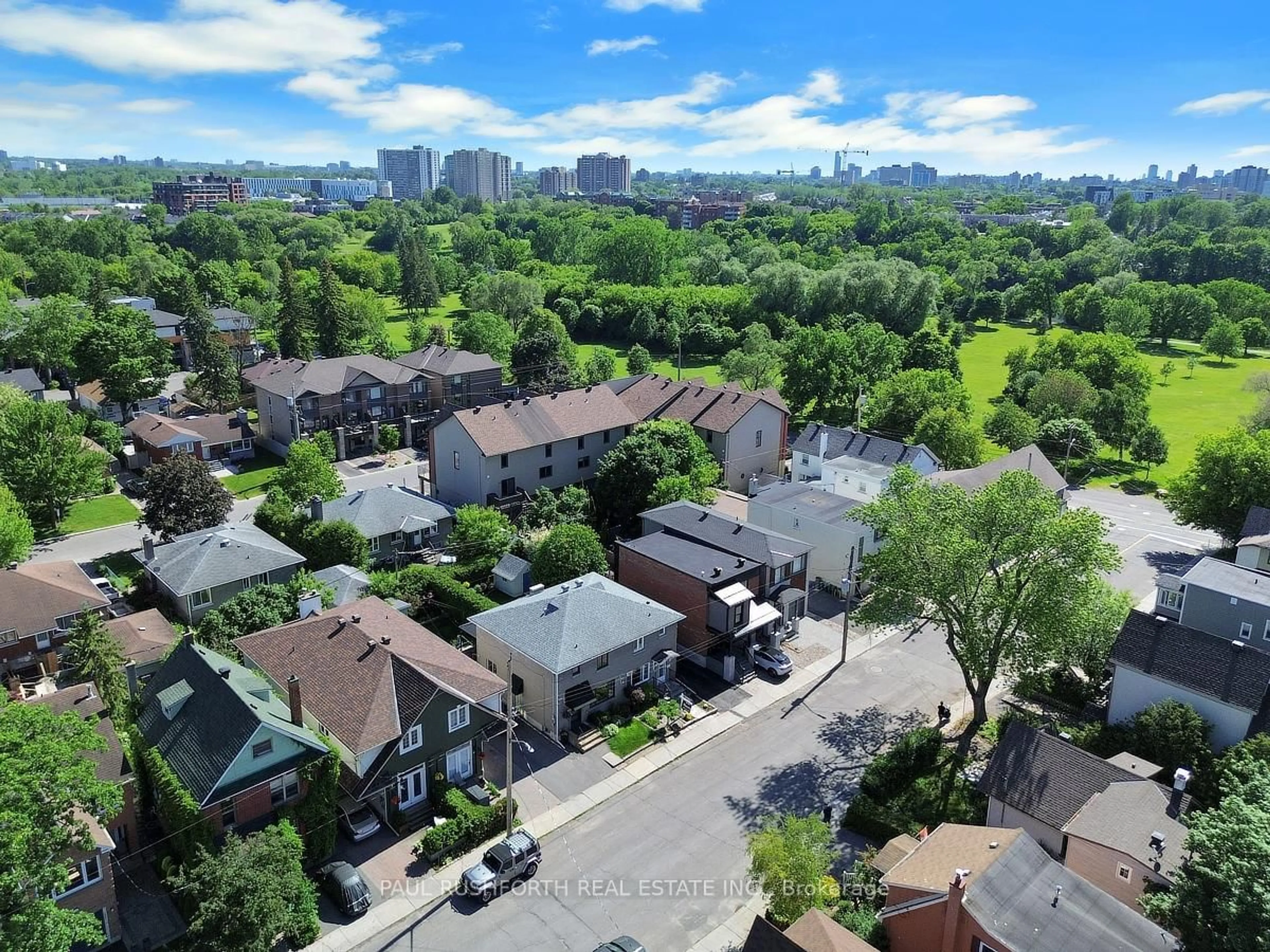 A pic from outside/outdoor area/front of a property/back of a property/a pic from drone, street for 10 Prince Albert St, Ottawa Ontario K1K 2A4