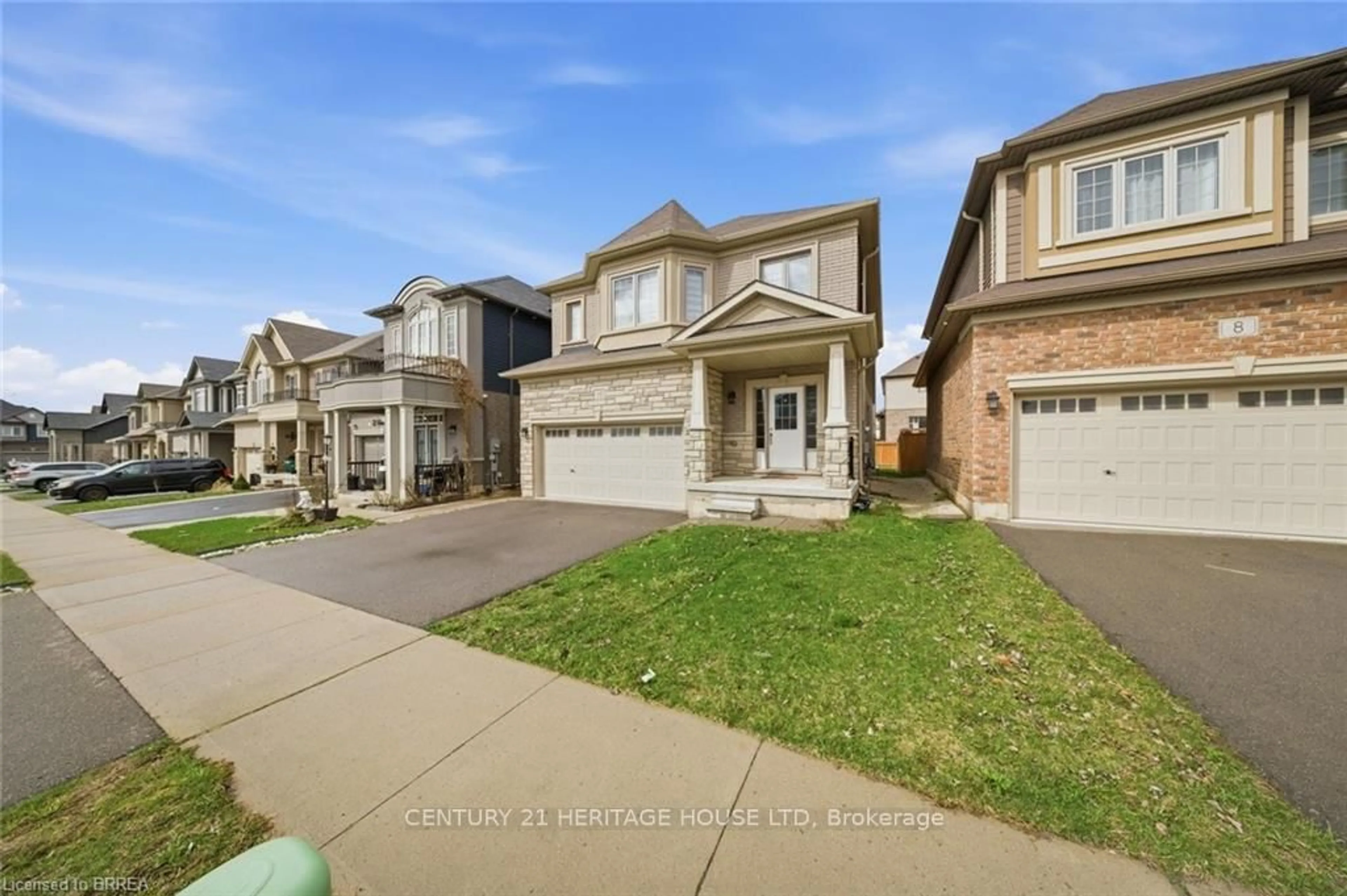 A pic from outside/outdoor area/front of a property/back of a property/a pic from drone, street for 10 Kneale St, Brantford Ontario N3S 0J2