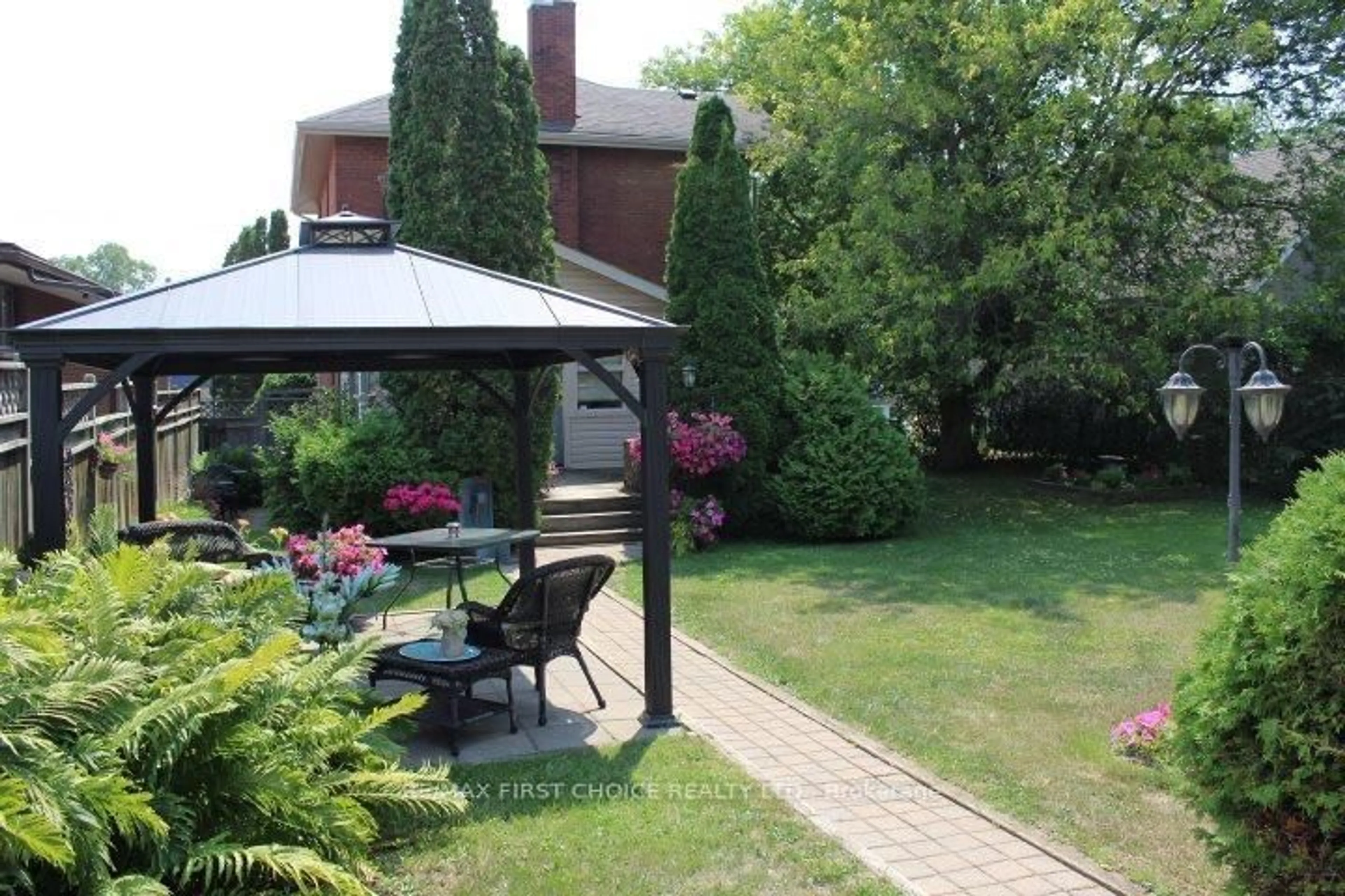 Patio, street for 310 Algoma St, Thunder Bay Ontario P7A 5A9