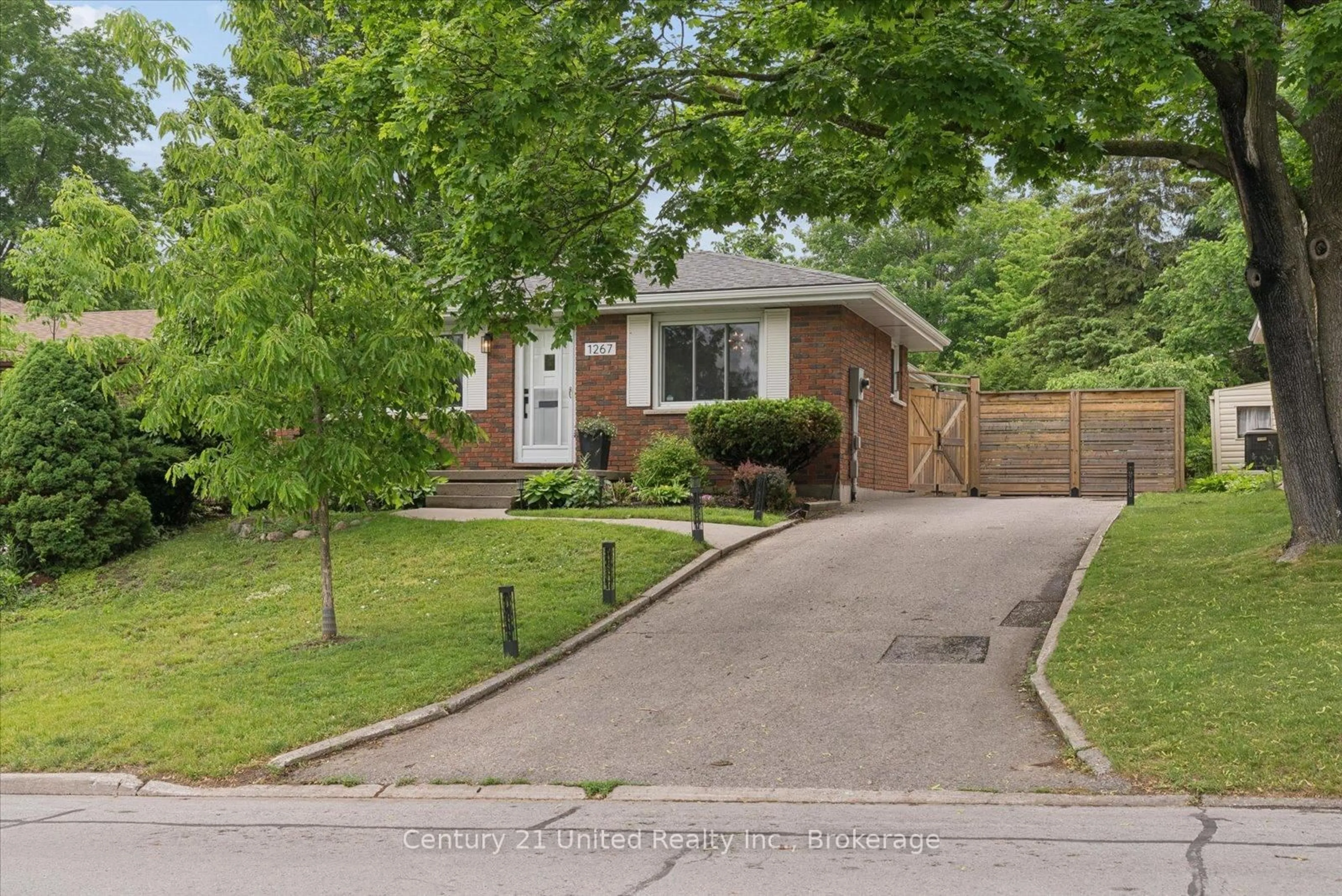 Home with brick exterior material, street for 1267 Amundsen Ave, Peterborough Ontario K9H 6T5