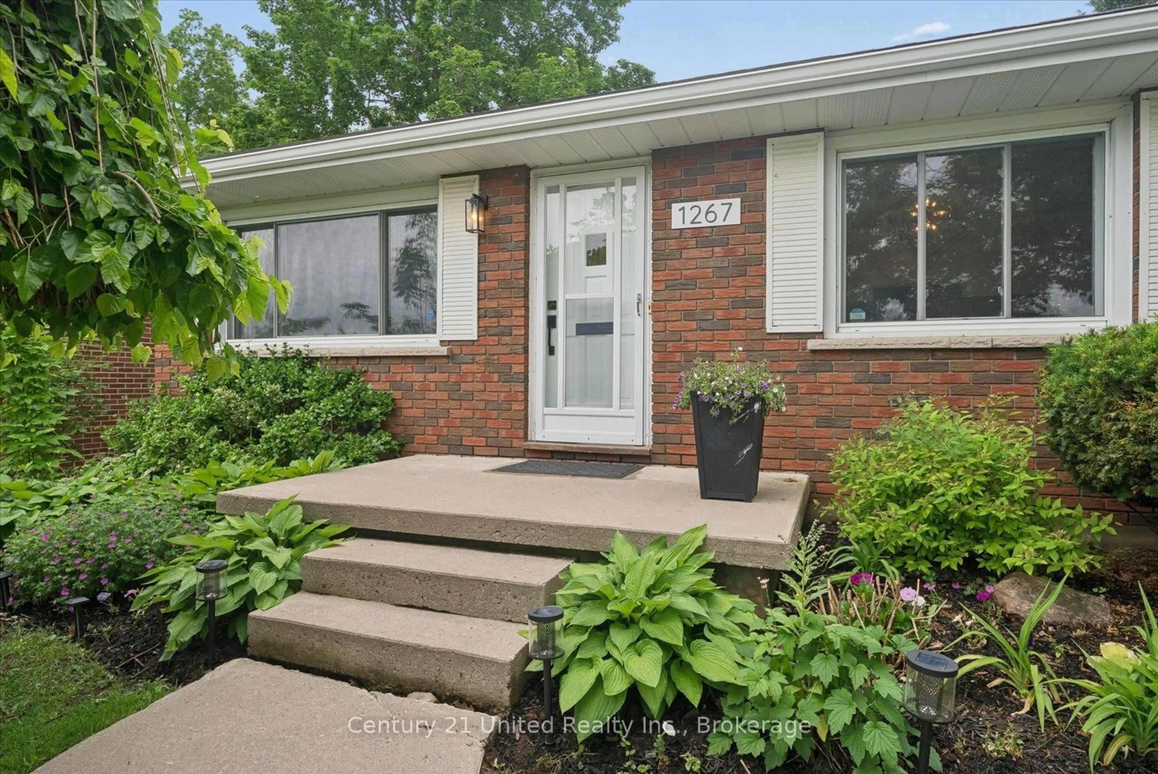 Home with brick exterior material, street for 1267 Amundsen Ave, Peterborough Ontario K9H 6T5