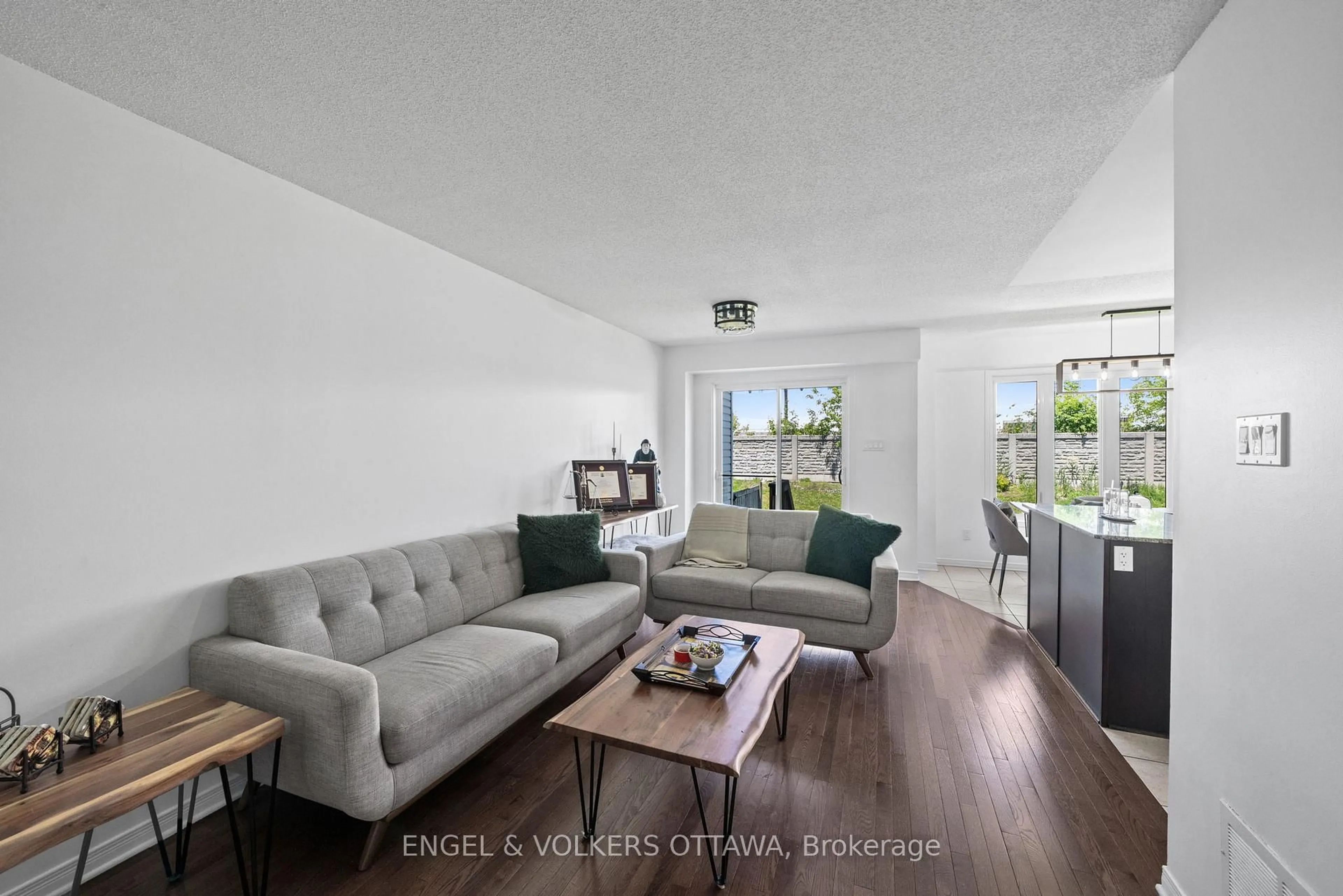 Living room with furniture, unknown for 212 Macoun Circ, Ottawa Ontario K1T 0H9