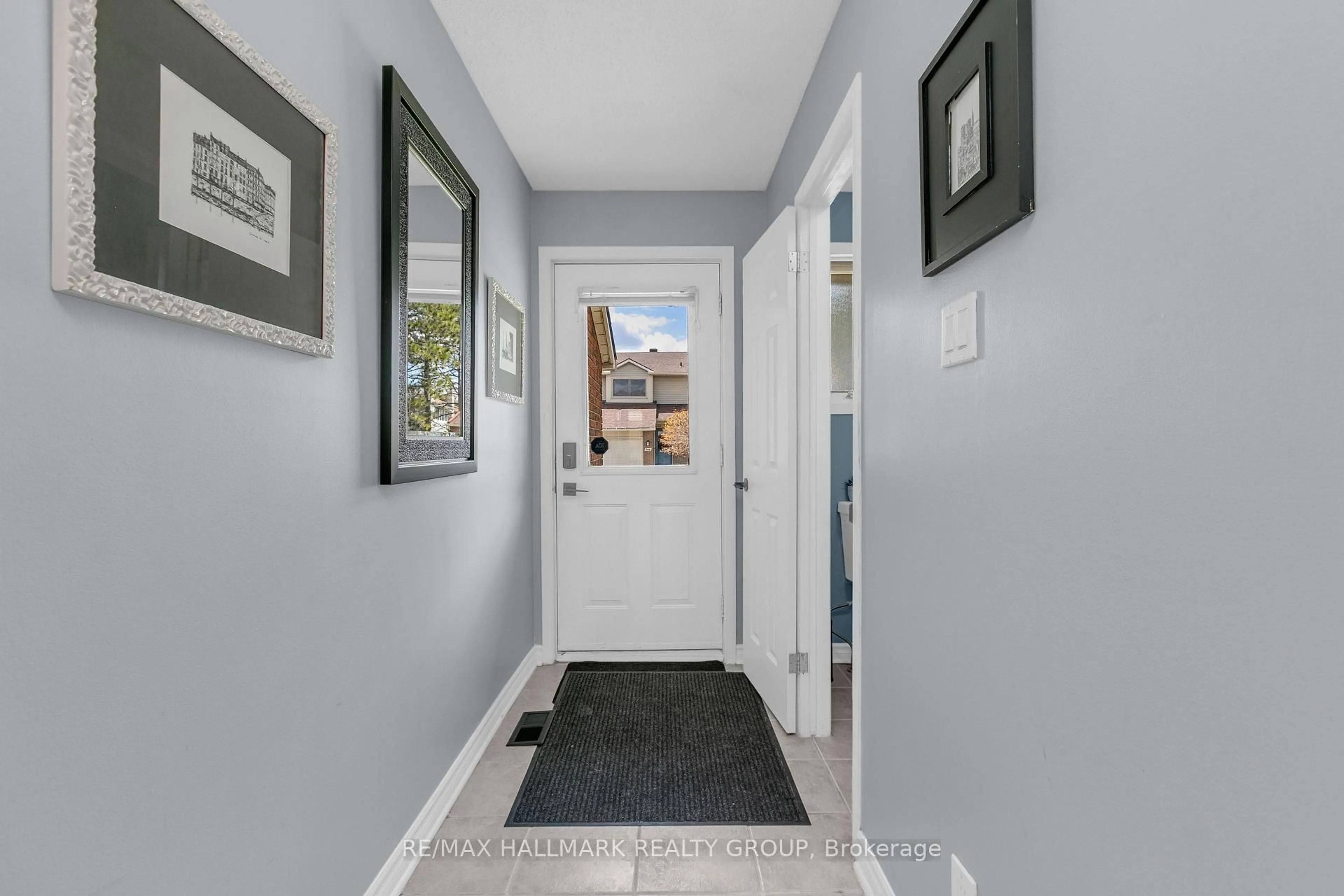 Indoor entryway for 529 Canotia Pl #44, Ottawa Ontario K4A 2J3