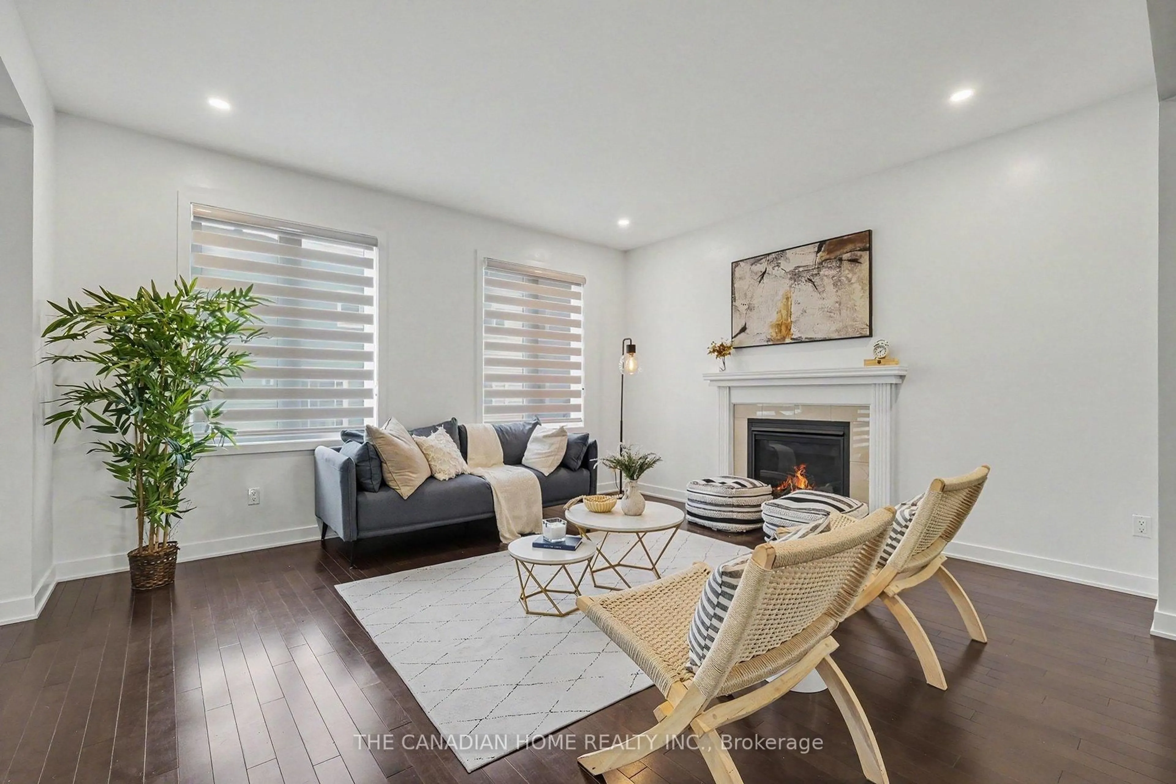 Living room with furniture, wood/laminate floor for 657 Terrier Circ, Richmond Ontario K0A 2Z0