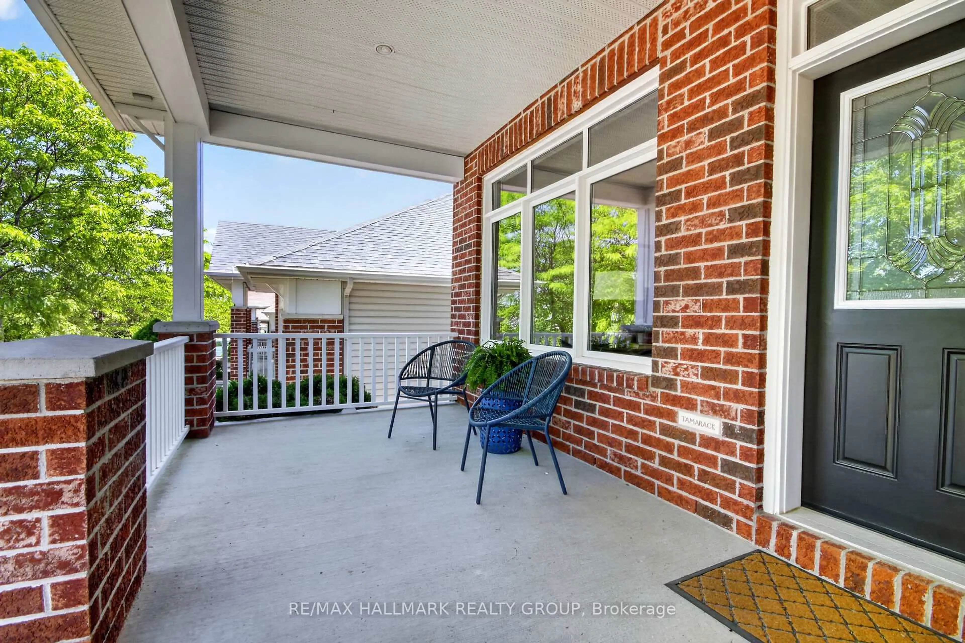 Patio, street for 335 Jackson Stitt Circ, Ottawa Ontario K2S 0C4