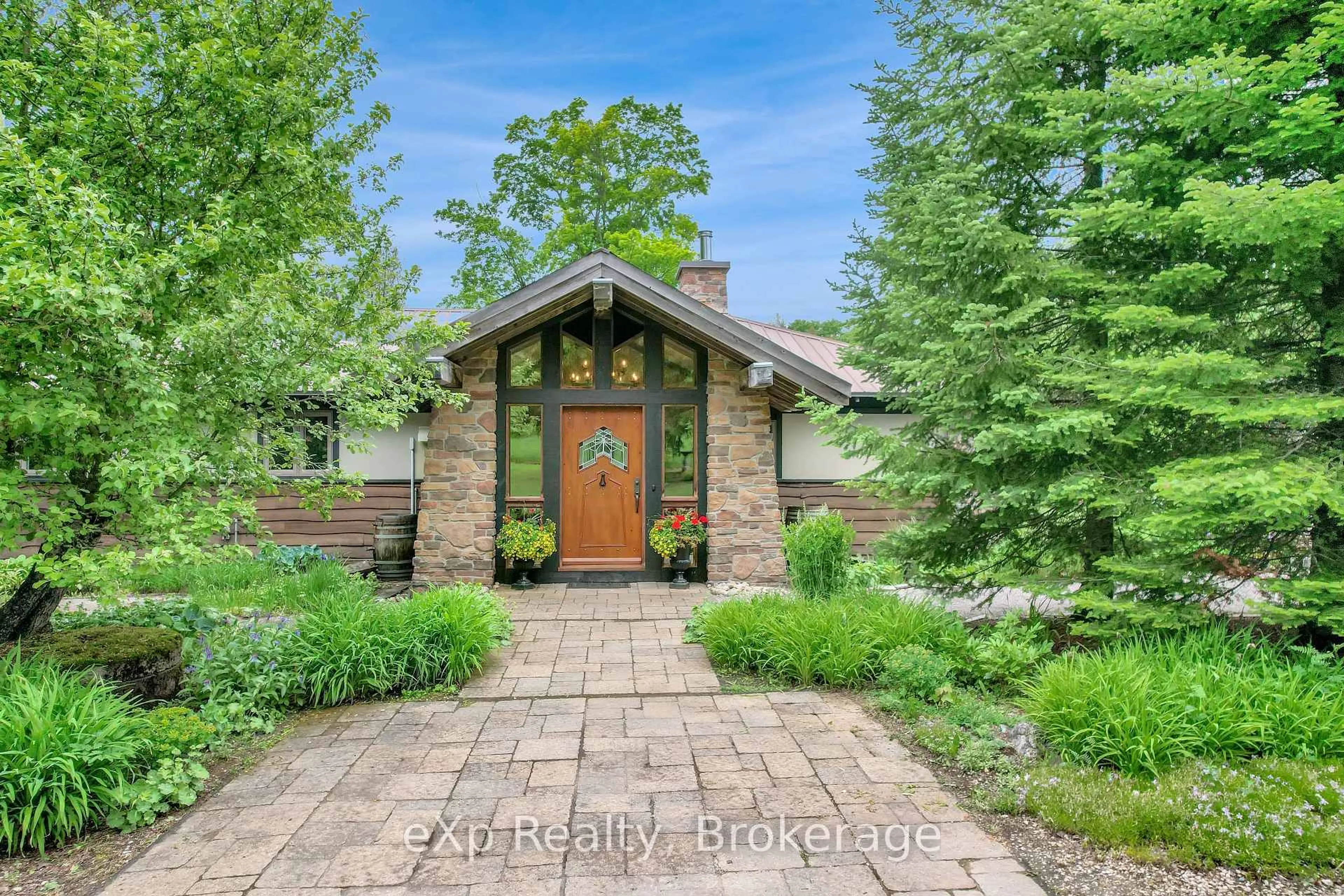 Indoor entryway for 633598 Artemesia-Glenelg Townline, West Grey Ontario N0C 1K0