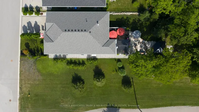 1 Creek Side Pl, Lambton Shores 4