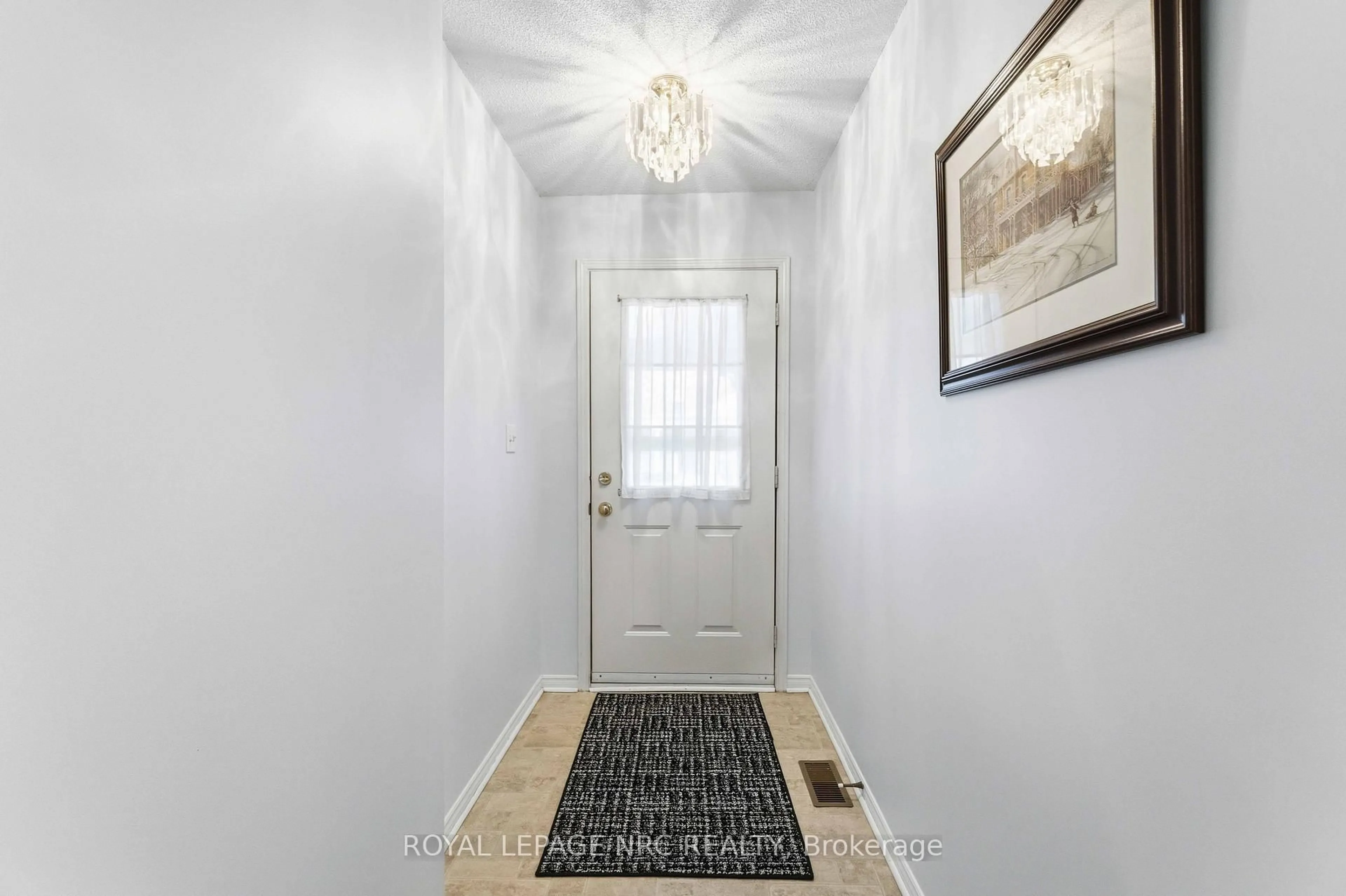 Indoor entryway for 4104 Loganberry Crt #2, Lincoln Ontario L0R 2C0