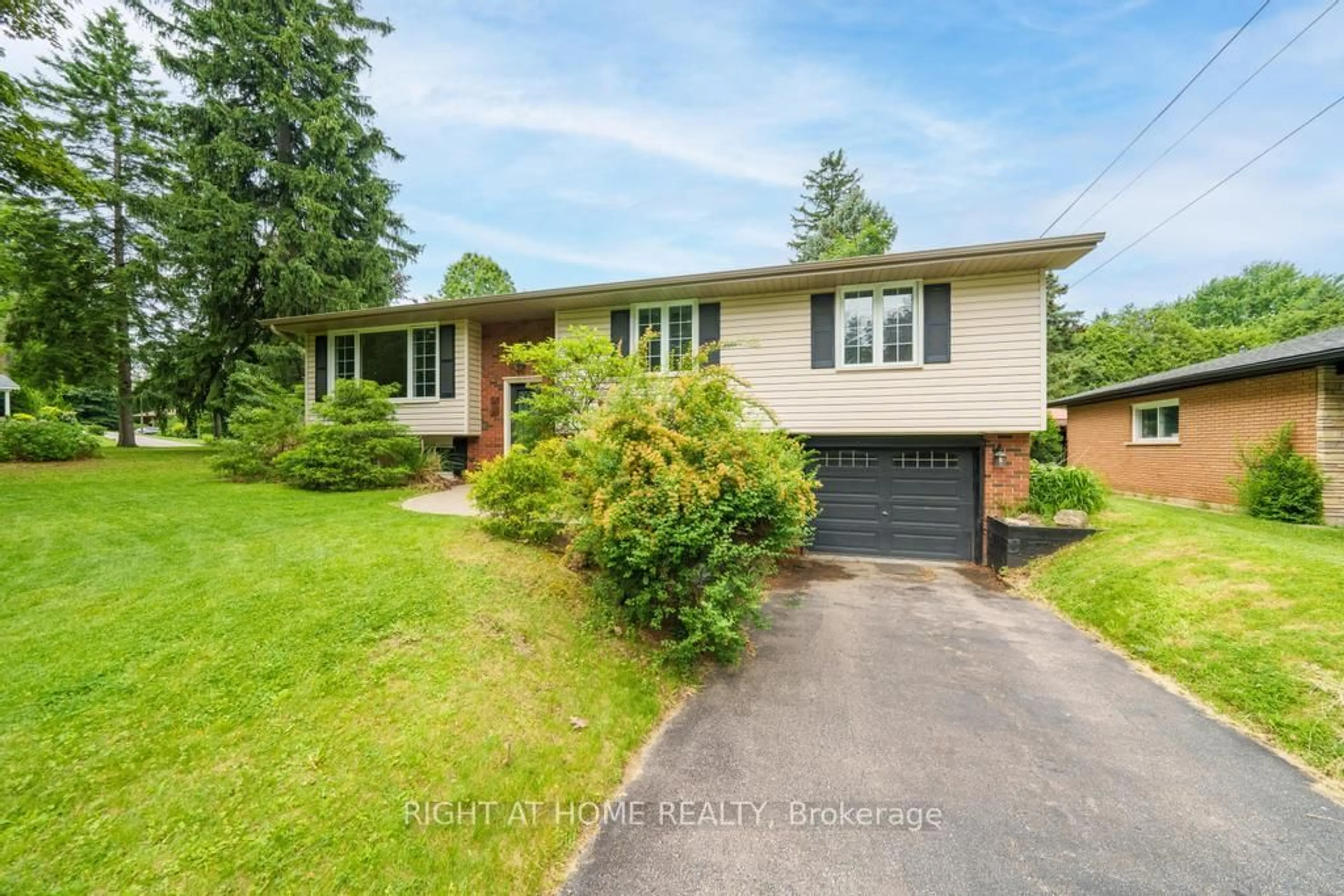 Home with brick exterior material, street for 306 Appleby Rd, Hamilton Ontario L9G 2V7