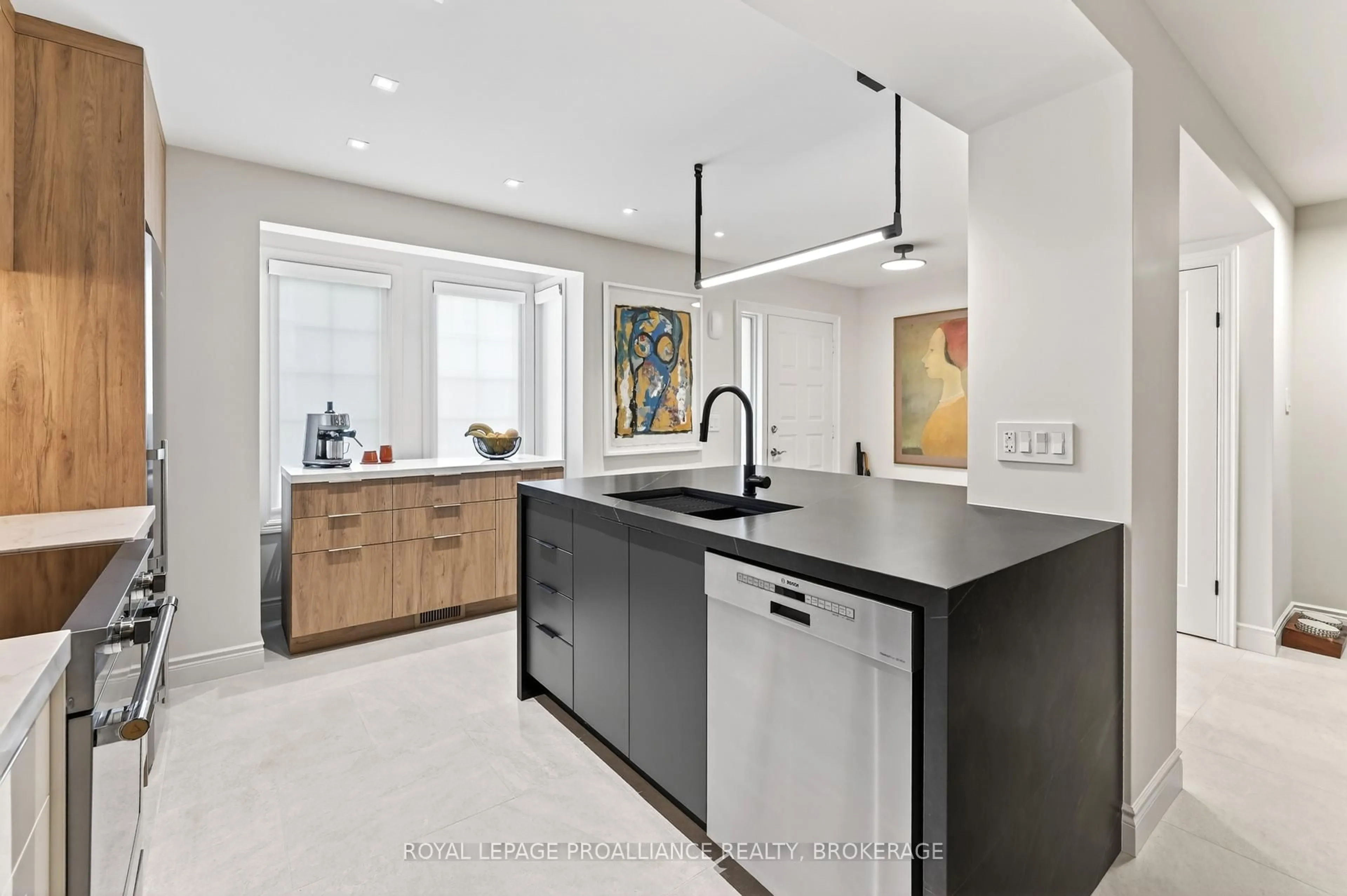 Contemporary kitchen, unknown for 1 Place D'armes Pl #43, Kingston Ontario K7K 6S2