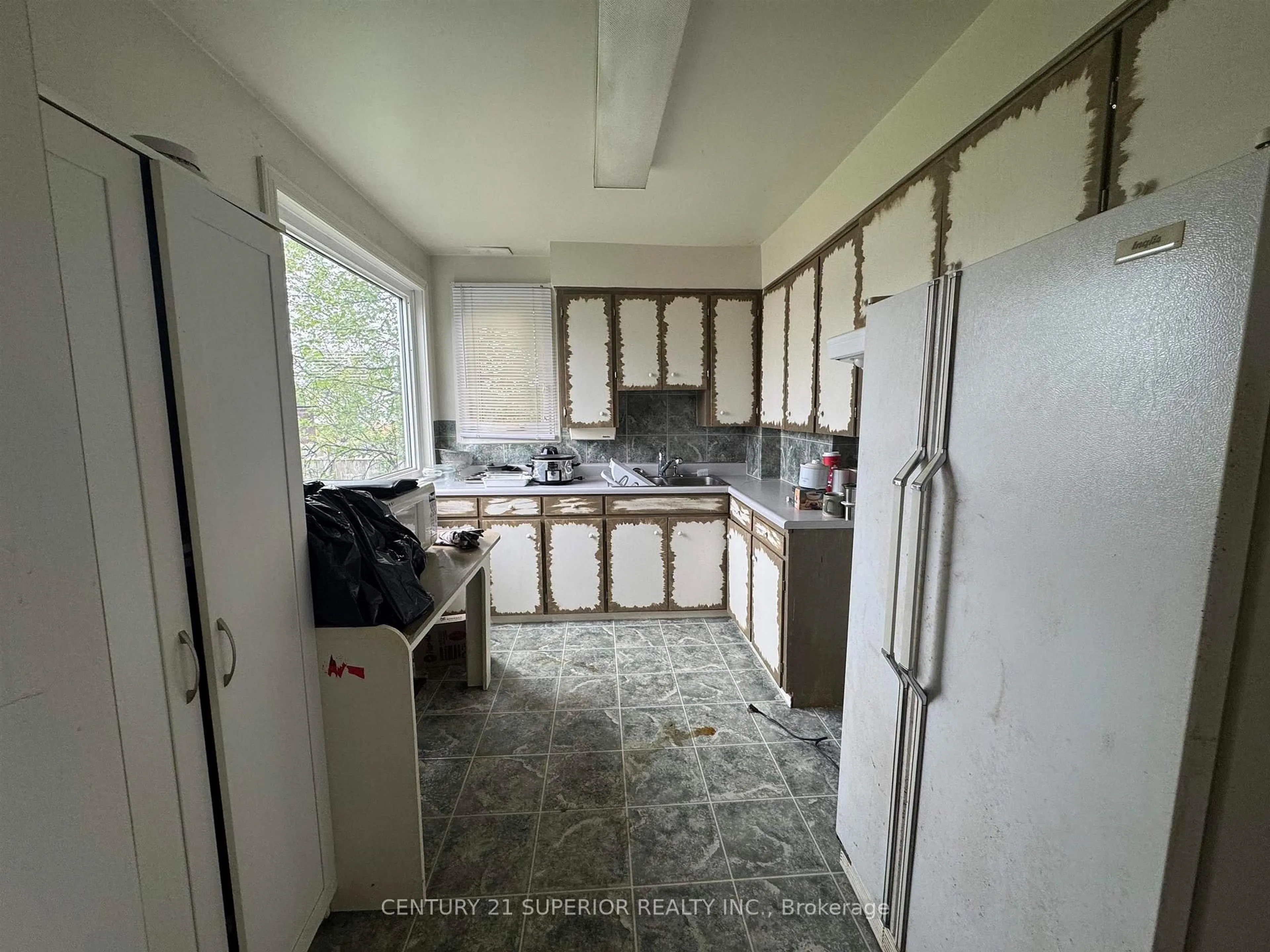 Standard kitchen, unknown for 25 Ross Ave, Marathon Ontario P0T 2E0