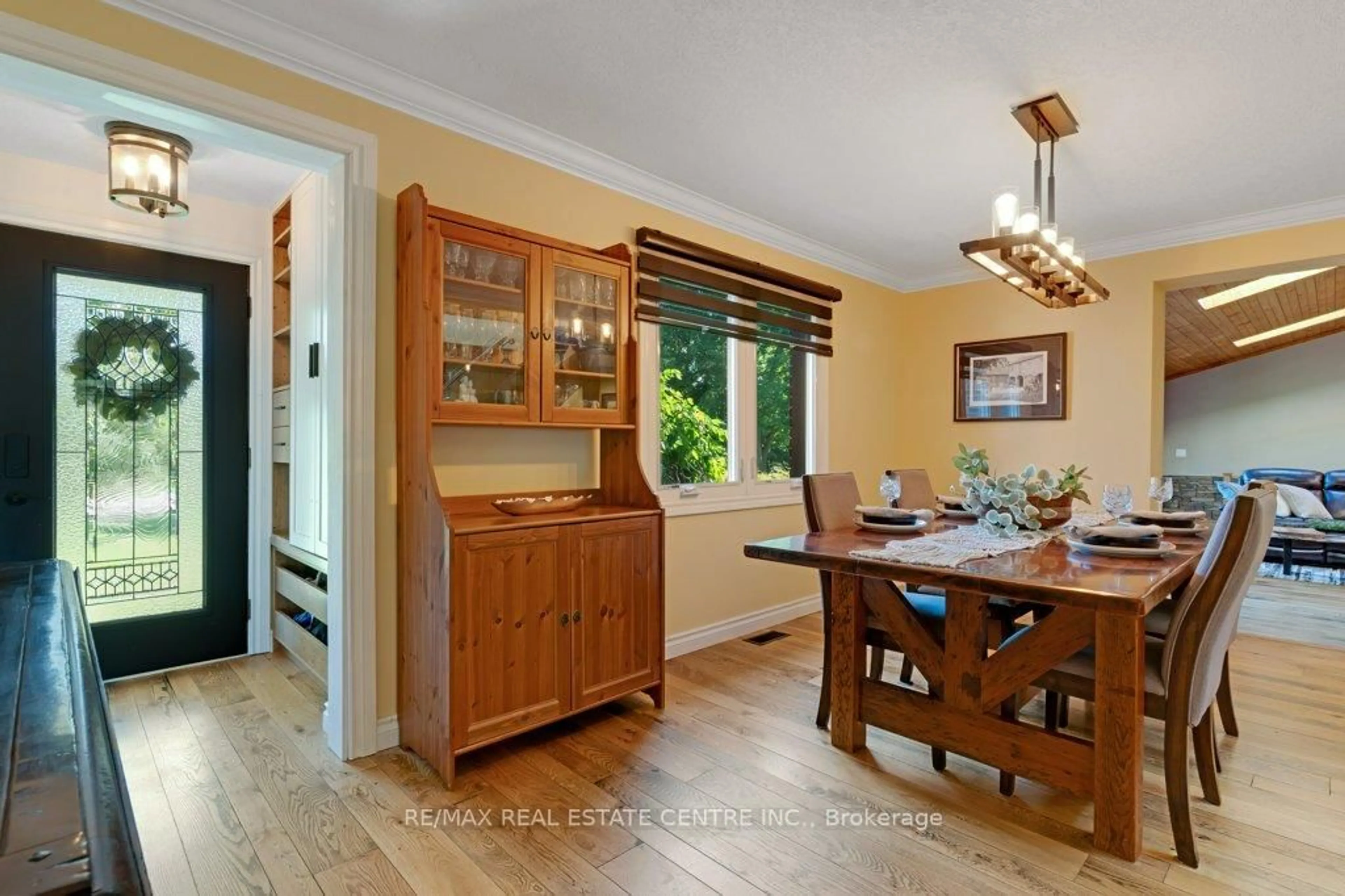 Dining room, ceramic/tile floor for 3786 Old Beverly Rd, North Dumfries Ontario N1R 5S7