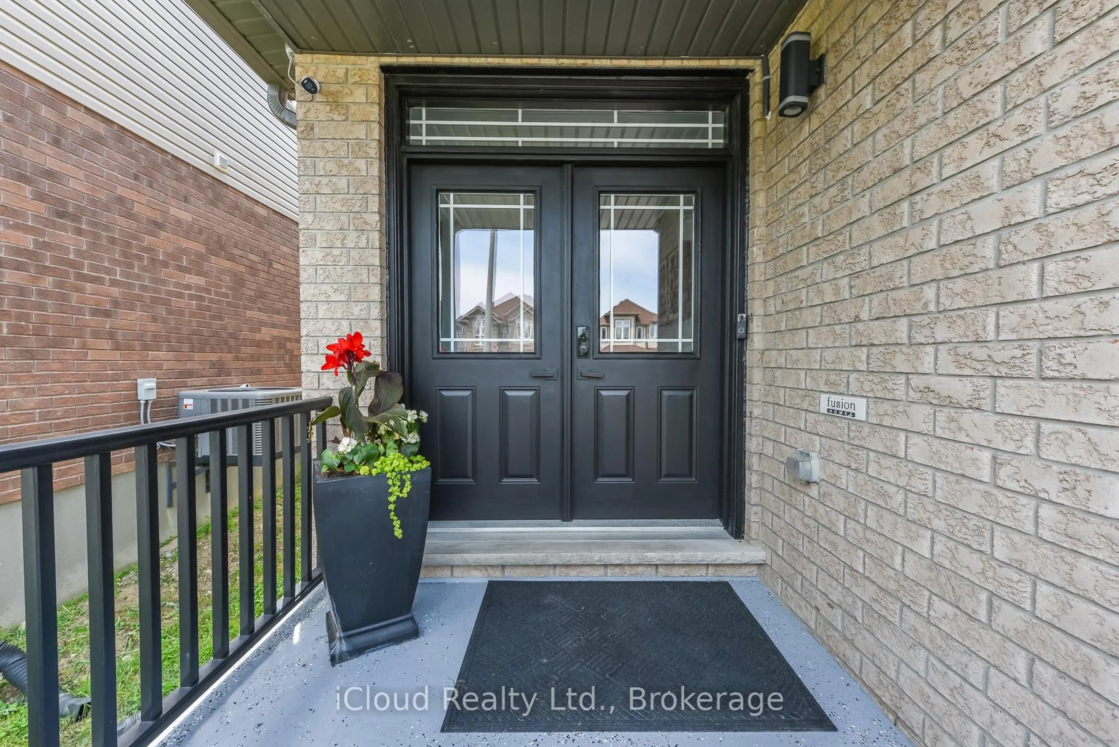 Indoor entryway for 132 Drone Cres, Guelph/Eramosa Ontario N1K 0B9
