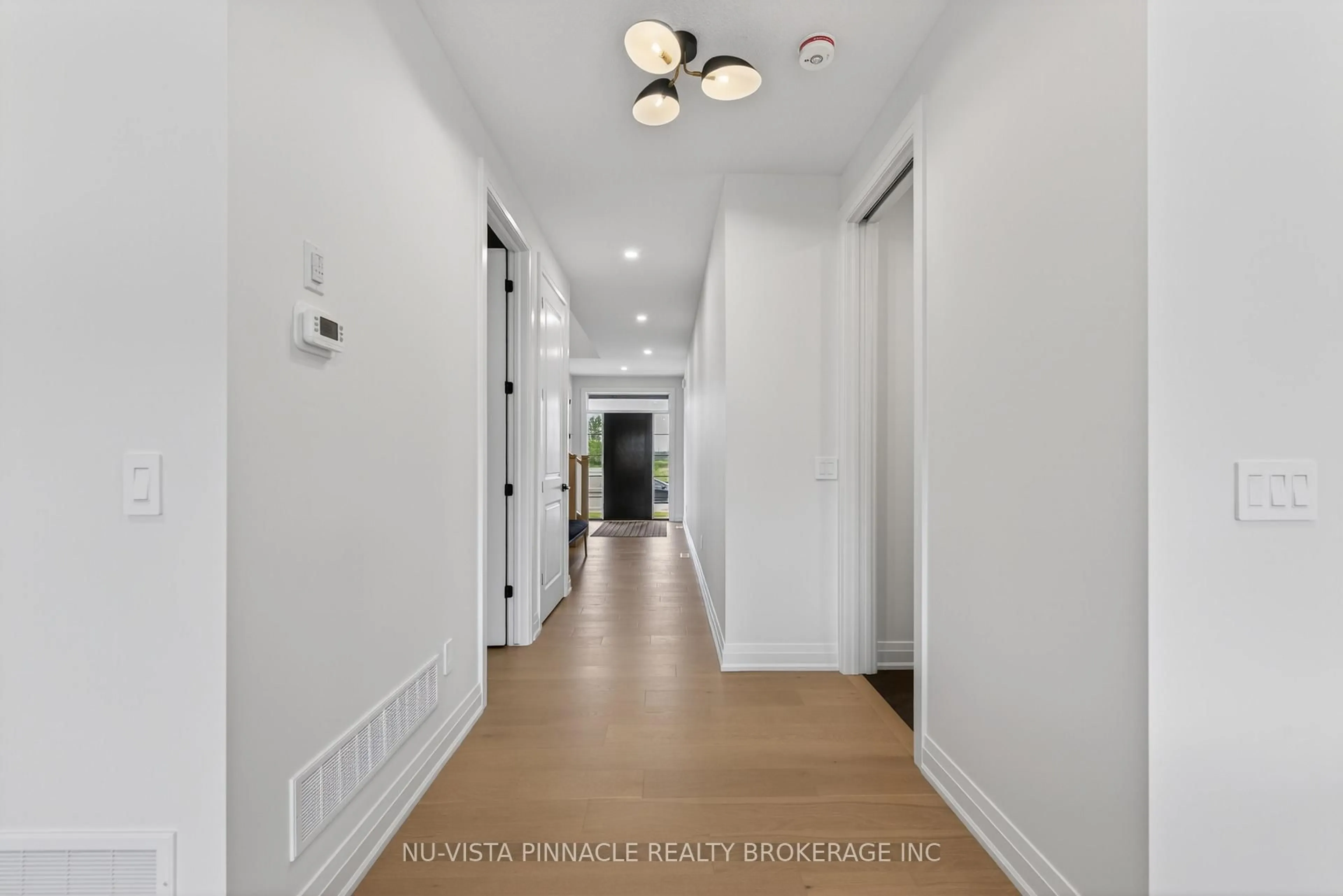 Indoor foyer for 6875 Heathwoods Ave, London South Ontario N6P 0M1