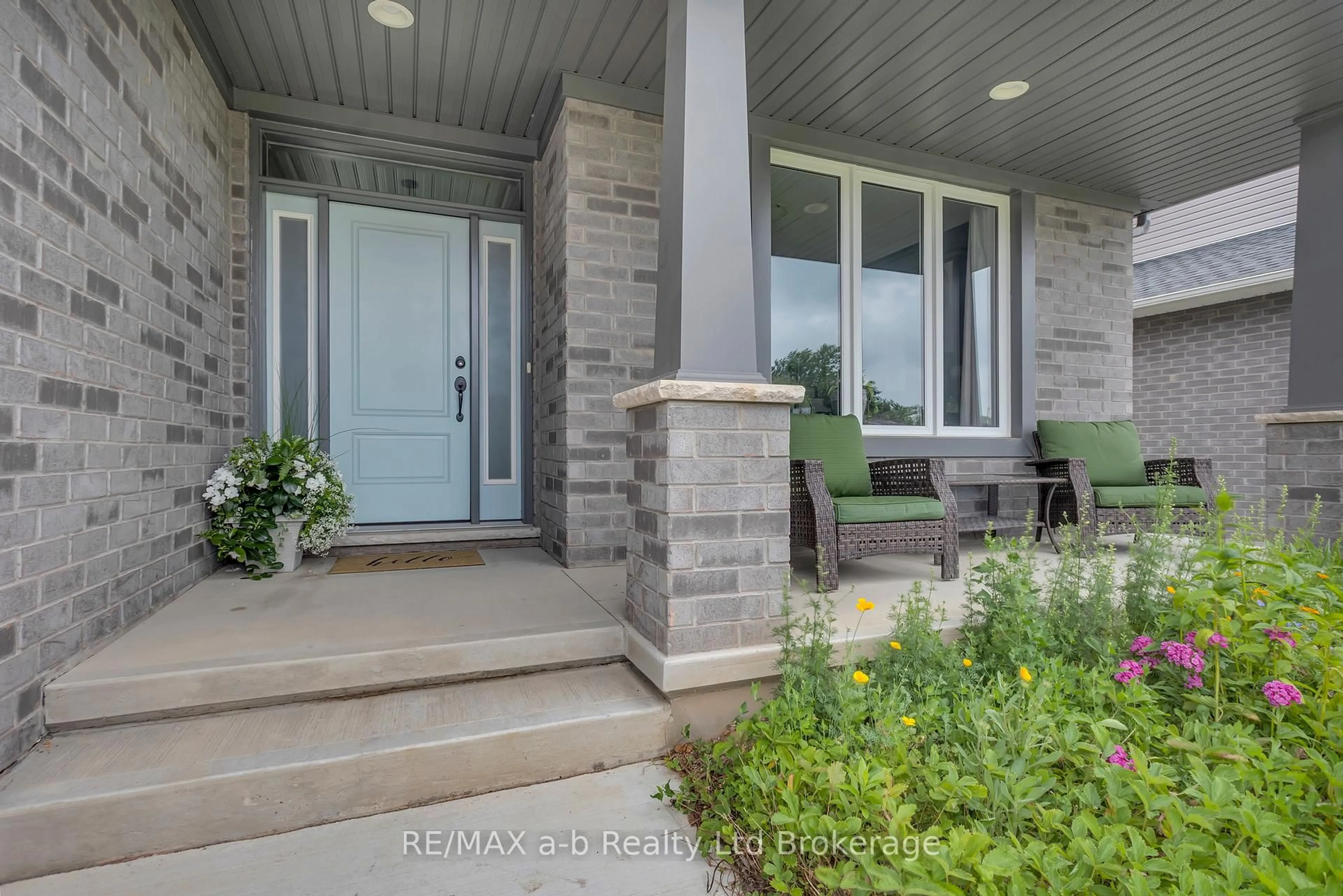 Indoor entryway for 231 Wilson Ave, Tillsonburg Ontario N4G 0H4