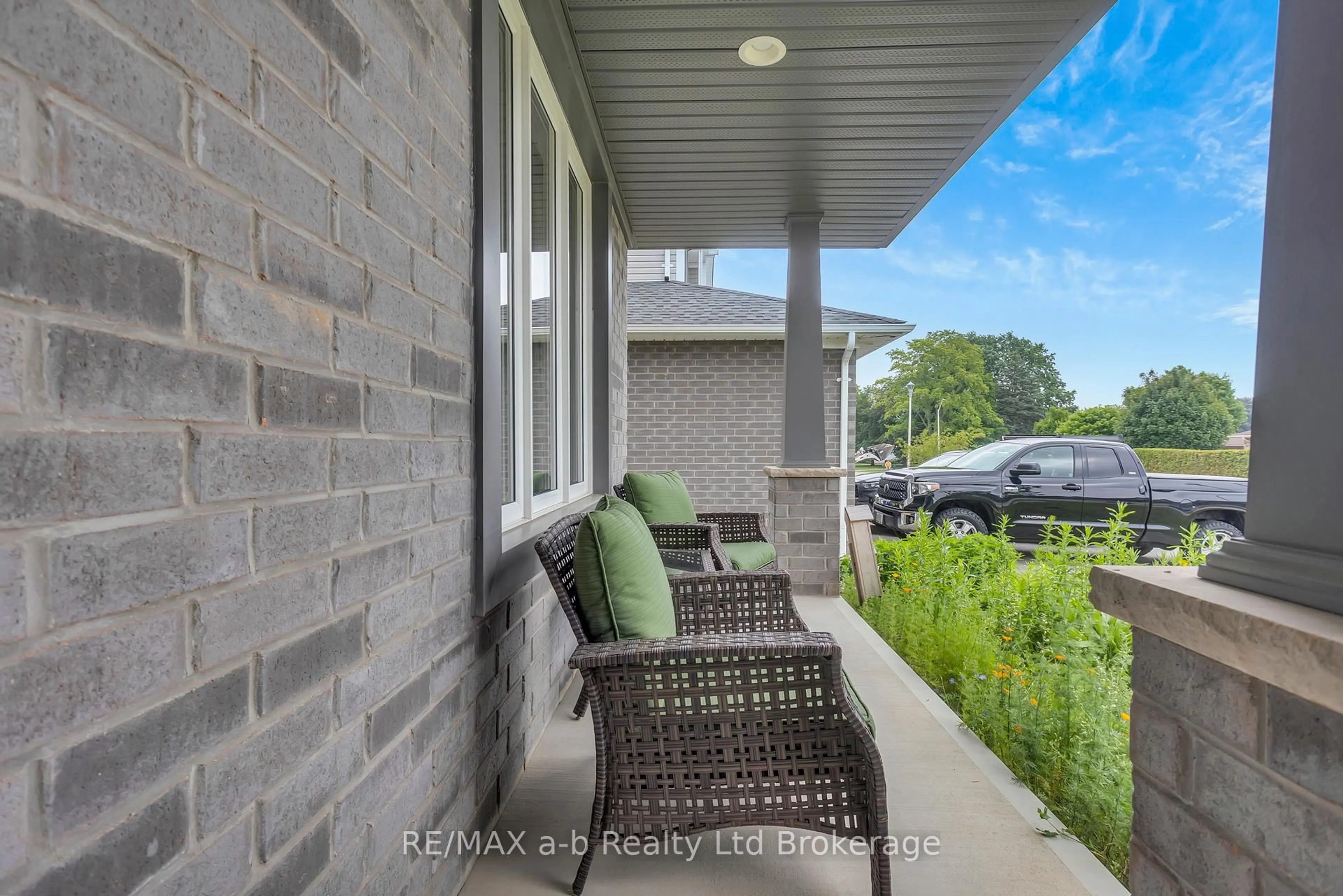 Patio, street for 231 Wilson Ave, Tillsonburg Ontario N4G 0H4