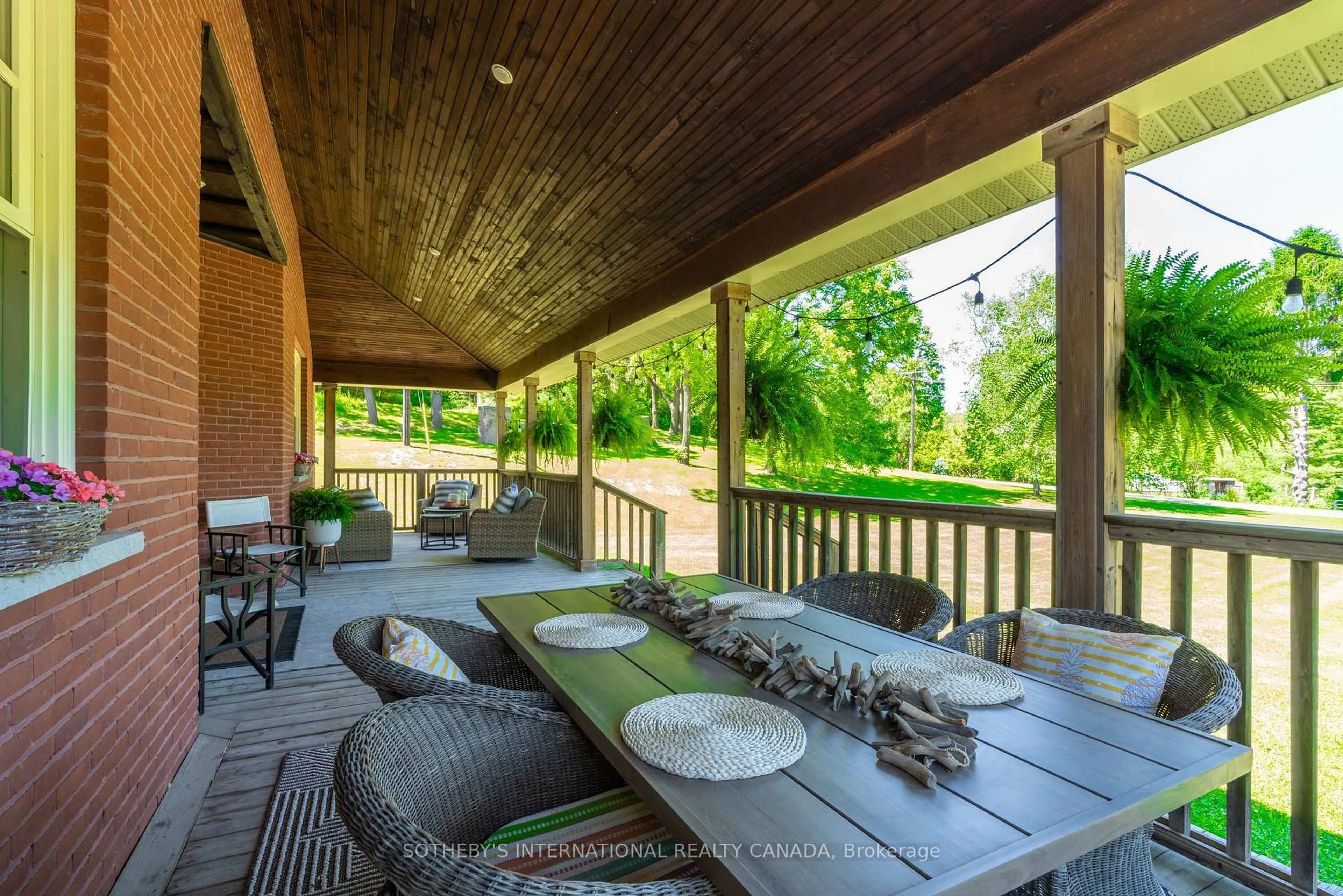 Patio, water/lake/river/ocean view for 2877 McSherry Lane, Thorold Ontario L0S 1E6