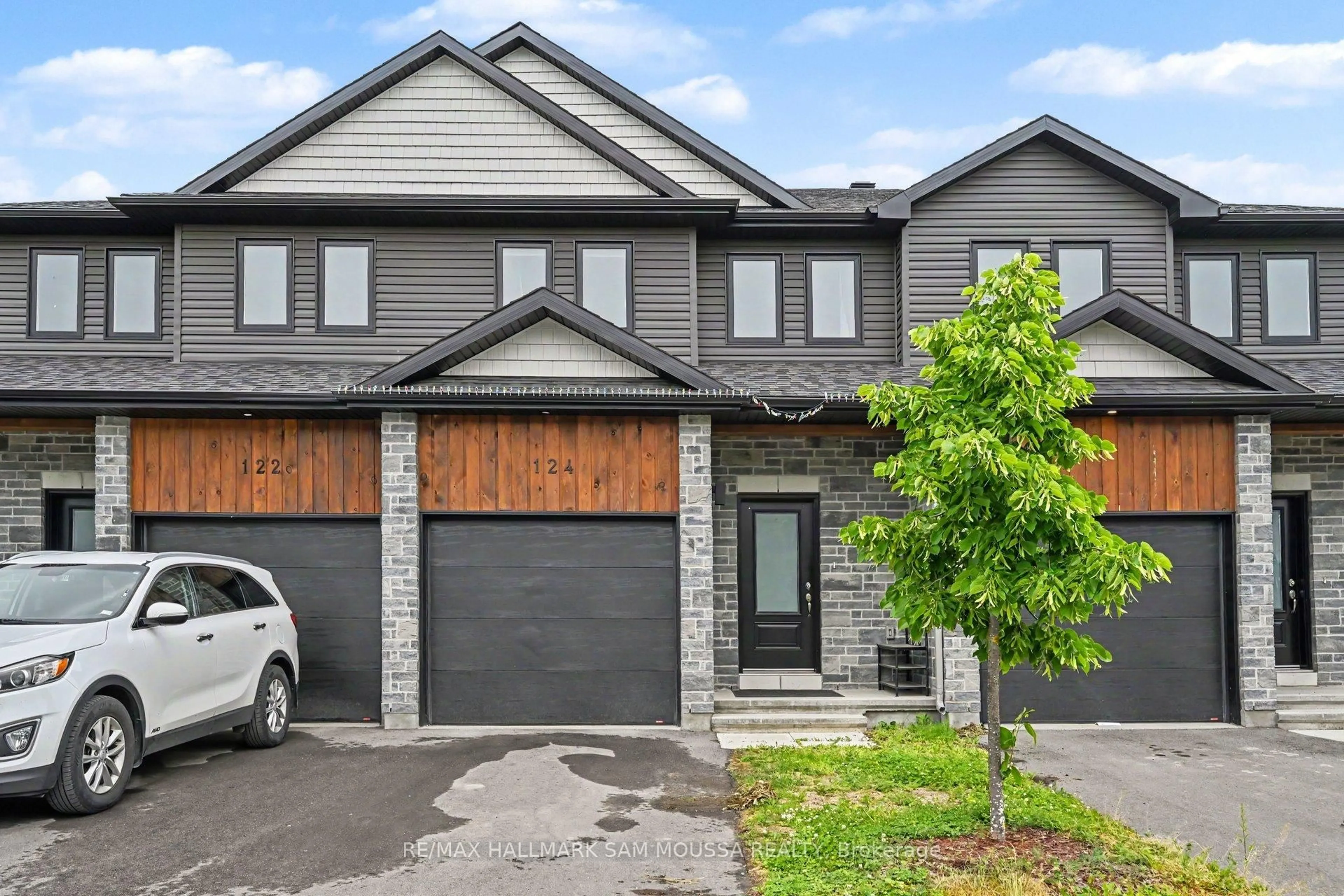 Home with brick exterior material, street for 124 Dowdall Circ, Carleton Place Ontario K7C 0S4