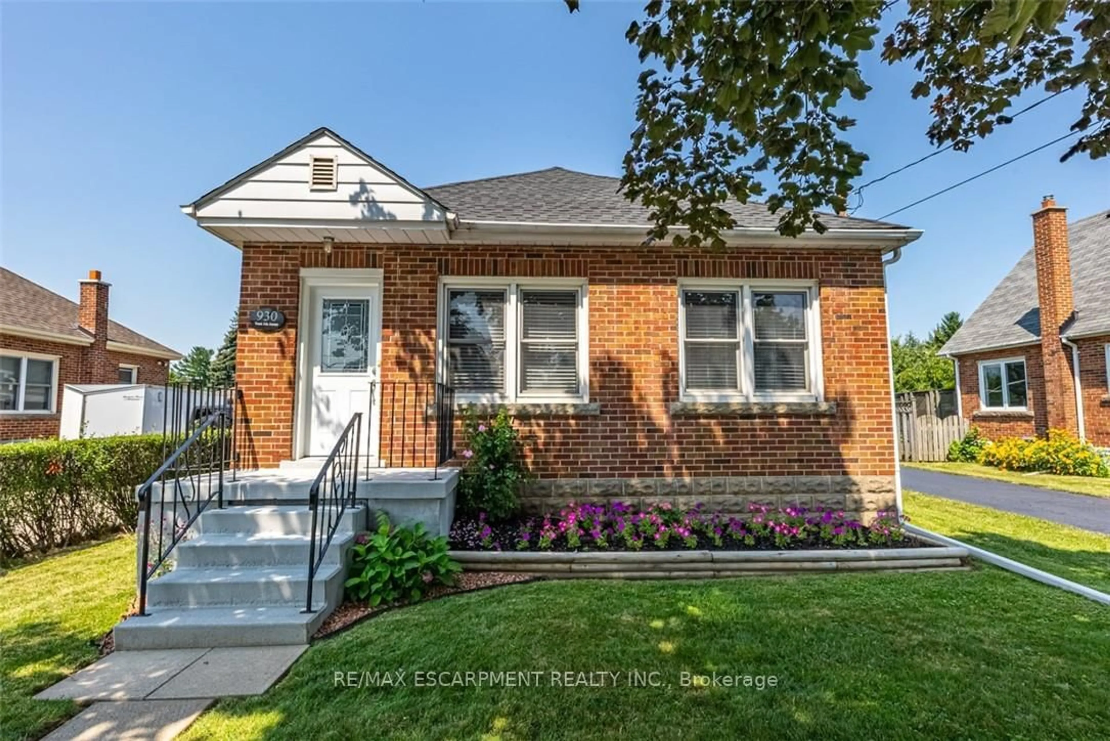 Home with brick exterior material, street for 930 West 5th St, Hamilton Ontario L9C 3R7