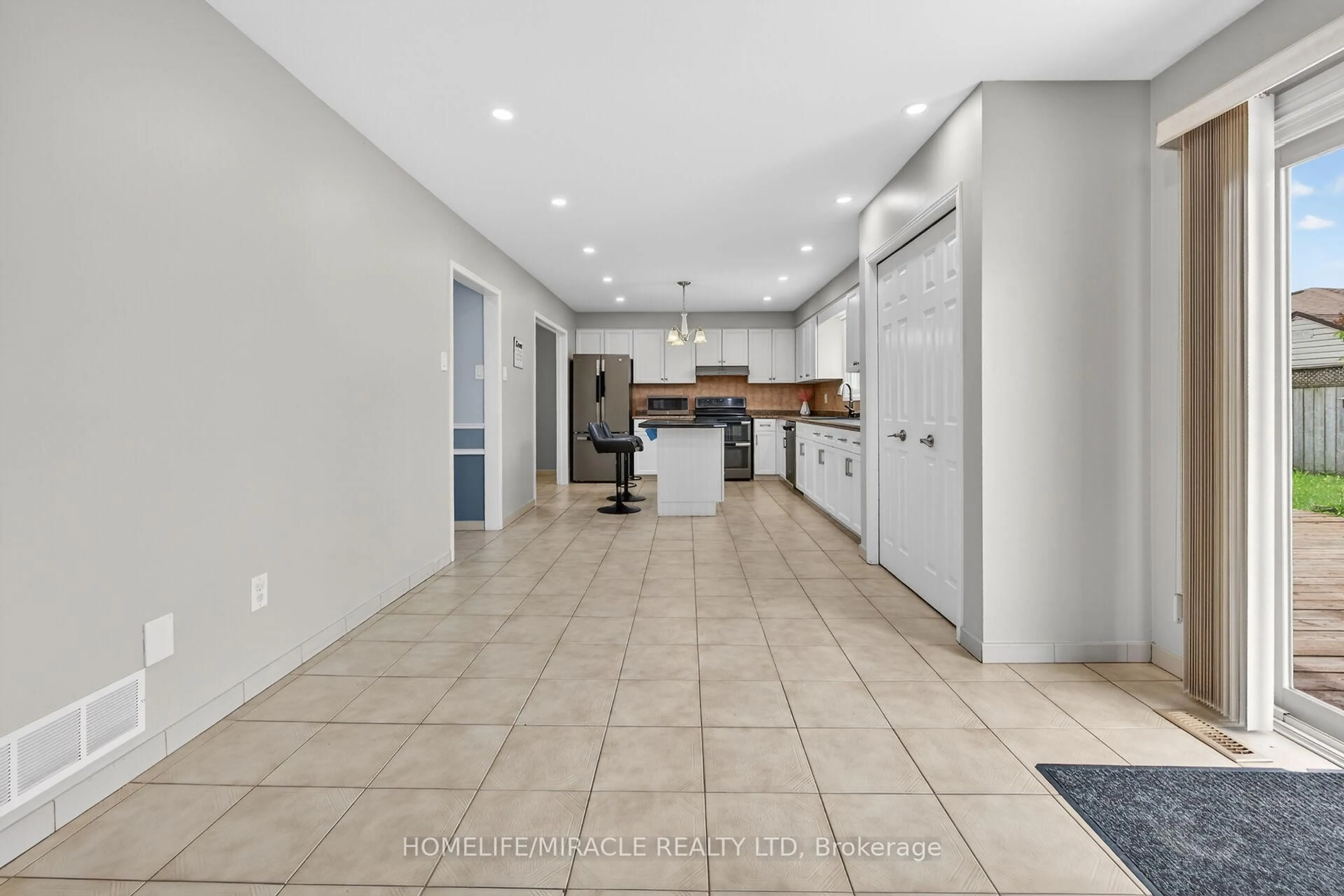 Unknown for 34 Capri Cres, Hamilton Ontario L8E 4J7