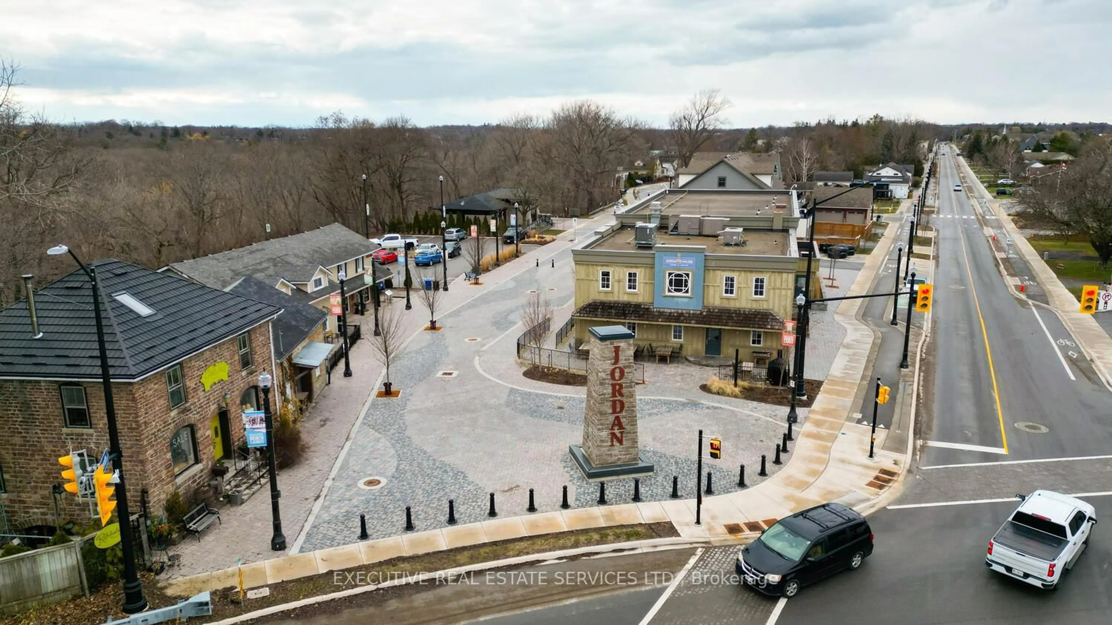 A pic from outside/outdoor area/front of a property/back of a property/a pic from drone, street for 2848 King St #11, Lincoln Ontario L0R 1S0